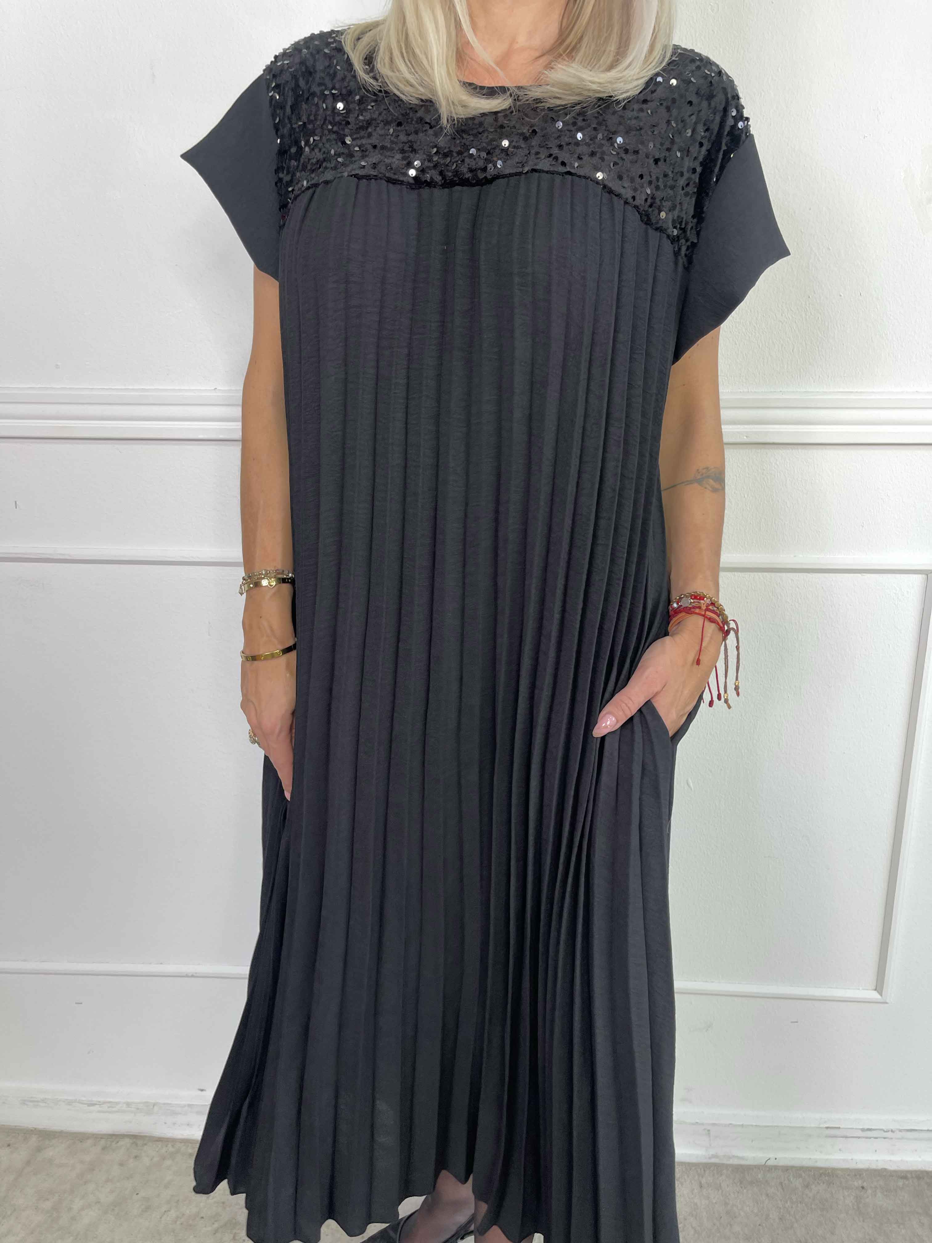 Nancy Party - Lang plisseret kjole med pailletter og velour