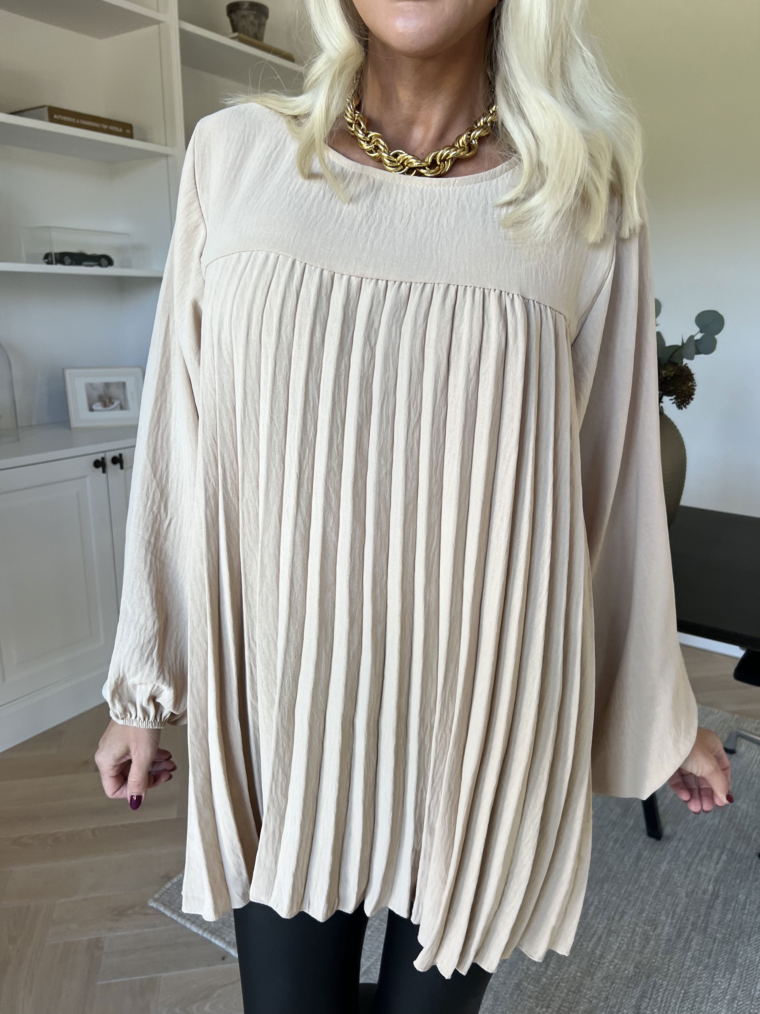 Nancy Shirt L/S - Sød bluse med plisseringer