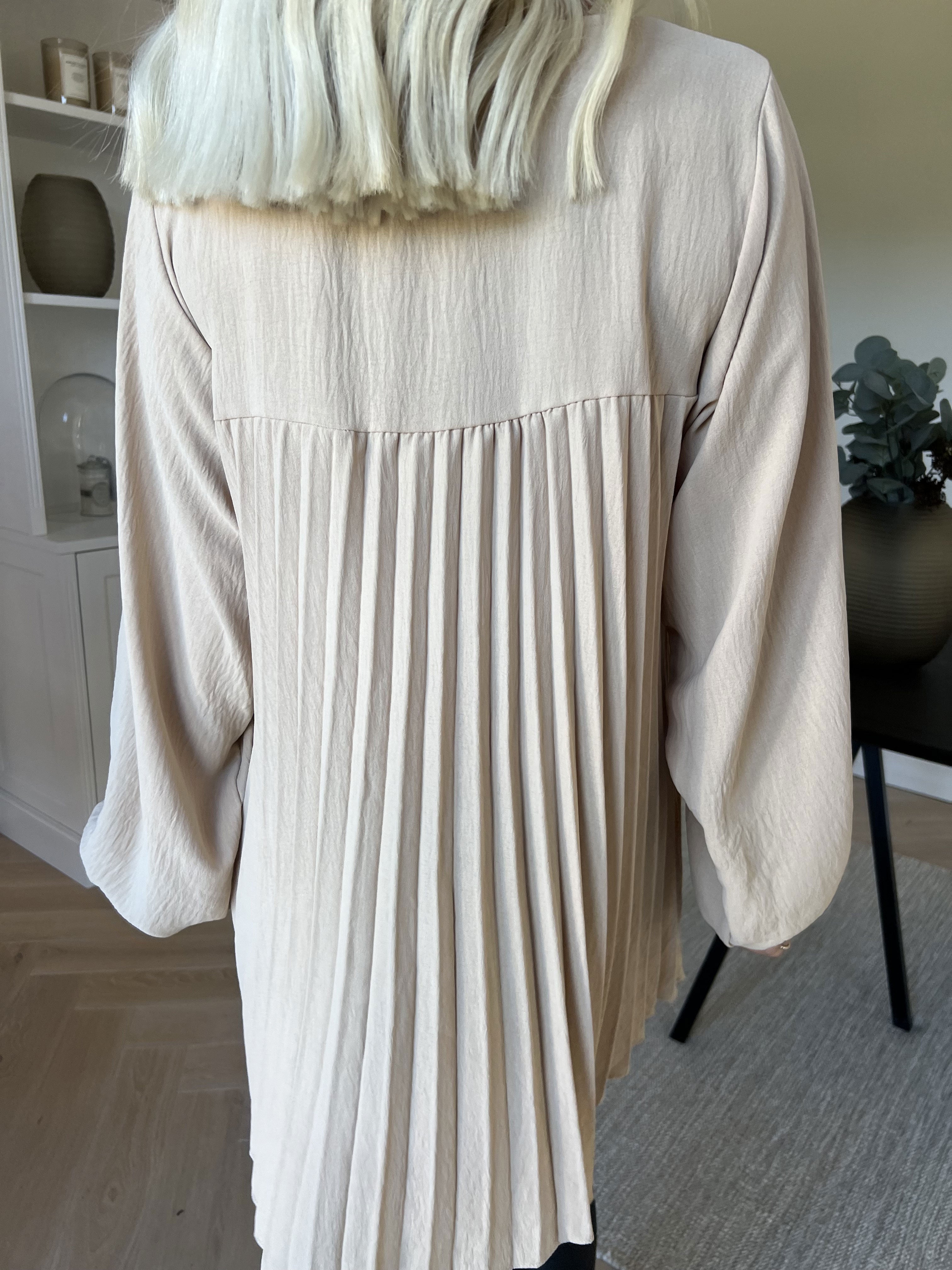 Nancy Shirt L/S - Sød bluse med plisseringer