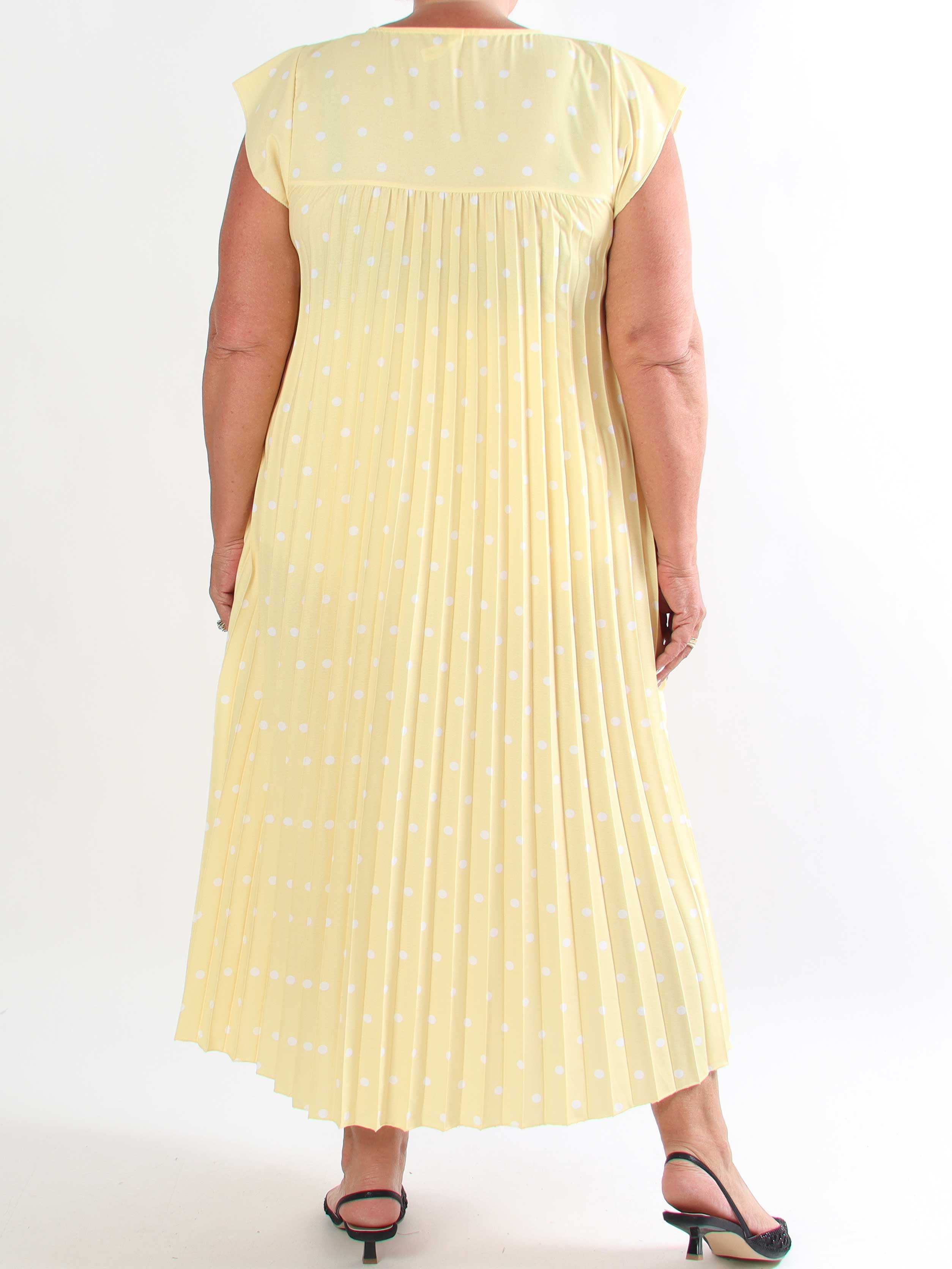 Nancy Dot - Lang plisseret plus size kjole med prikker og lommer