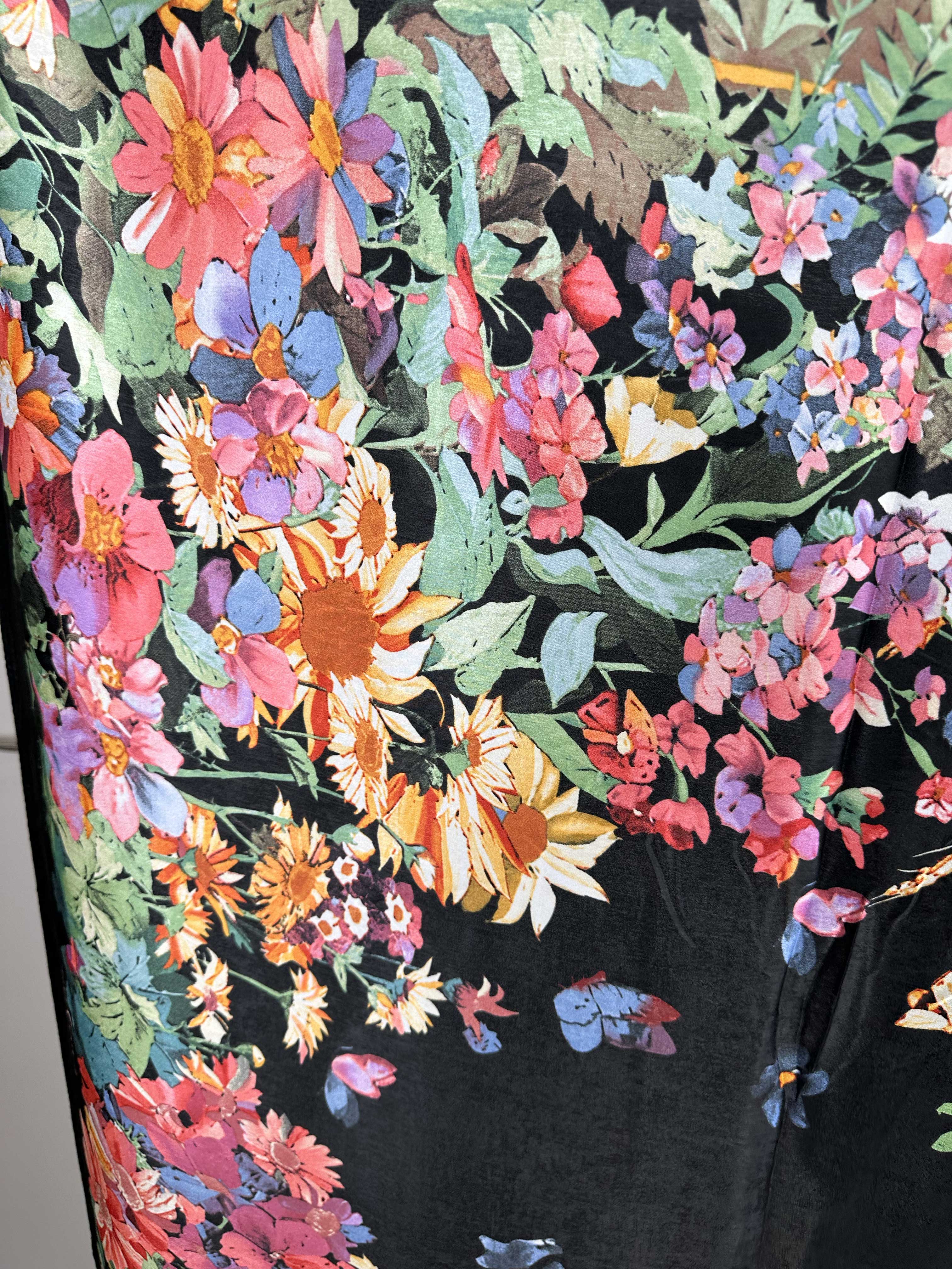 Nataliya - Blødt tørklæde i silke med blomster