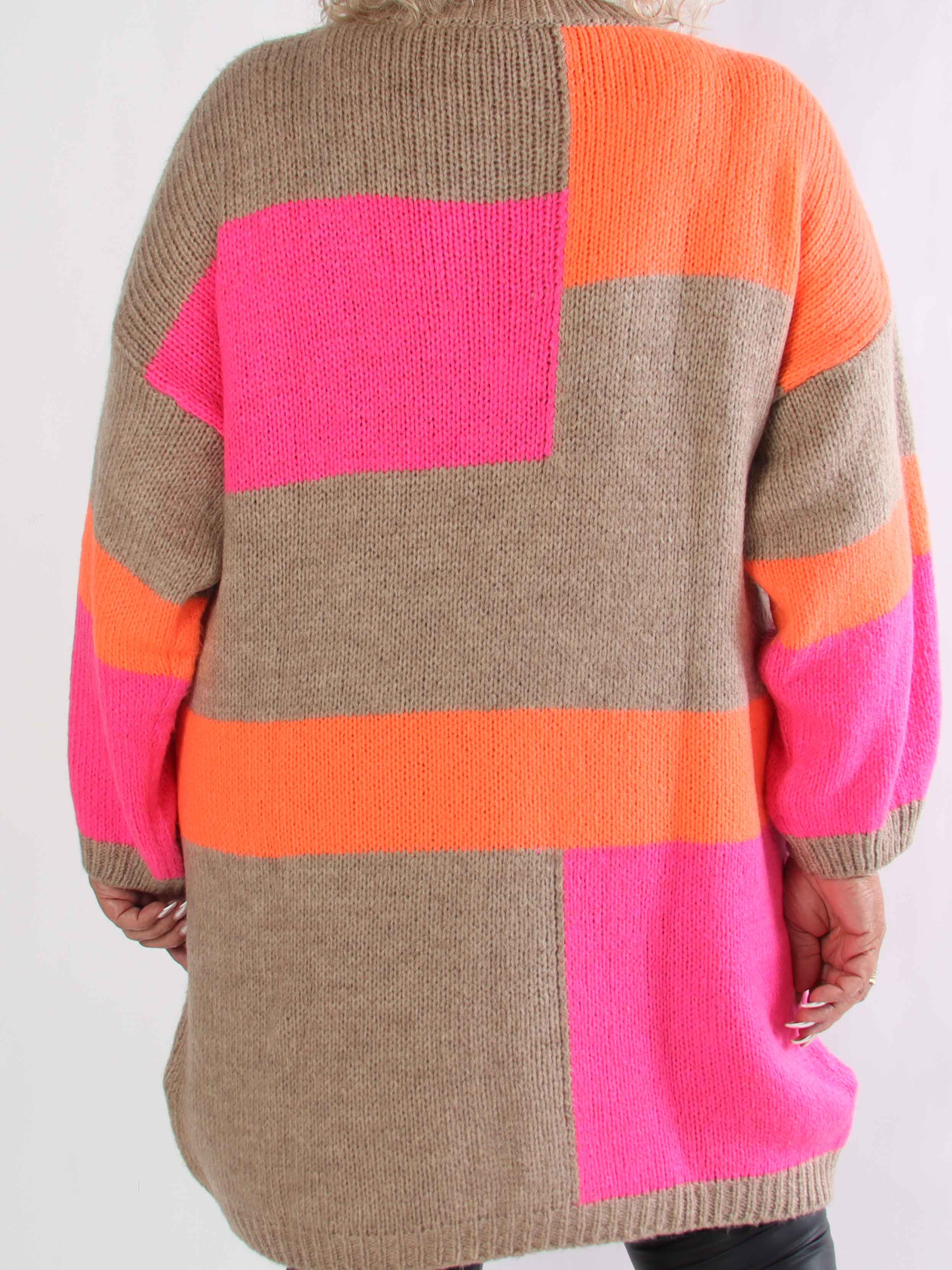 Nesrin - Blød flerfarvet plus size strikkjole