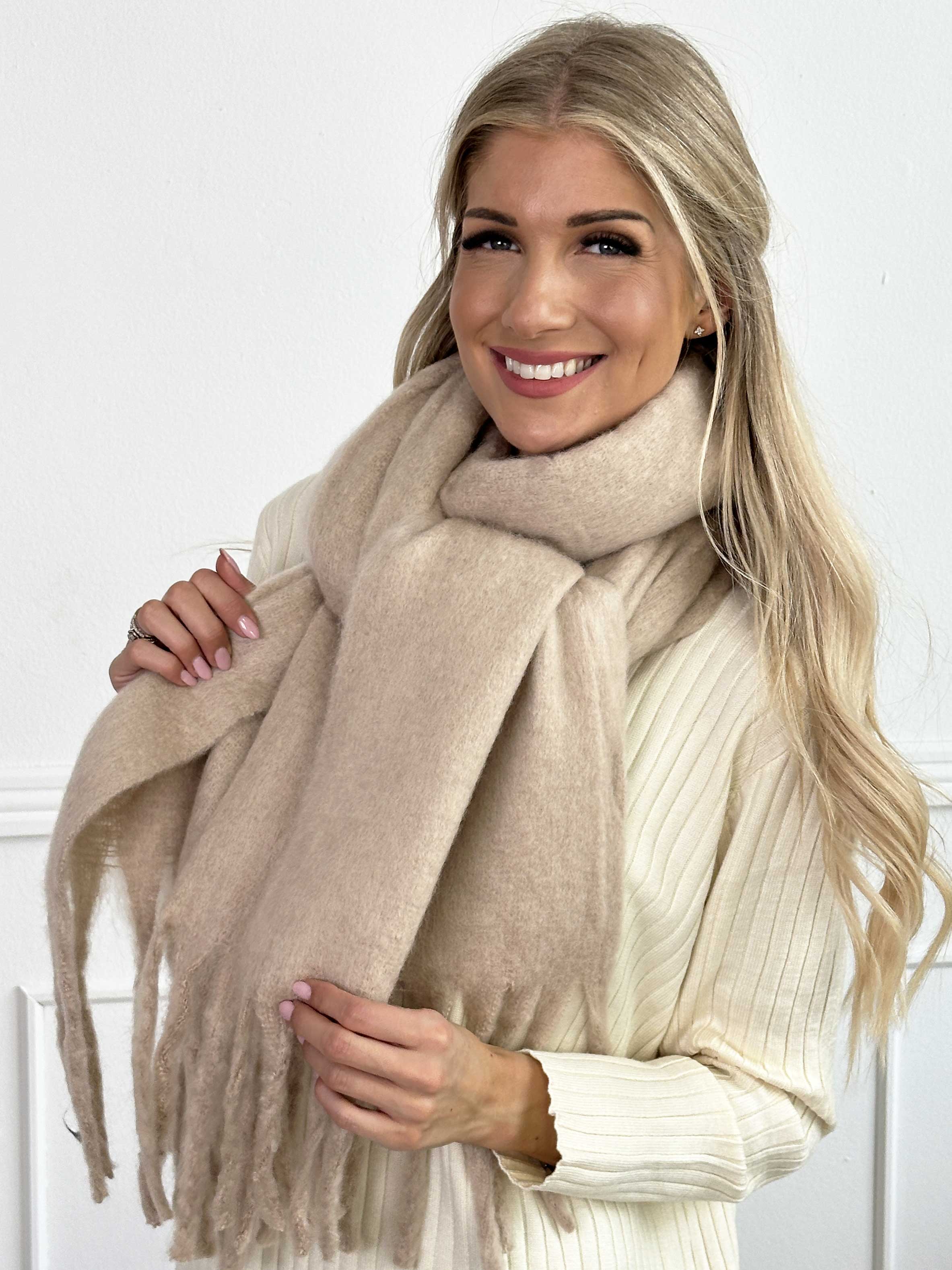 Nevaeh - Blødt tørklæde i viskose og uld