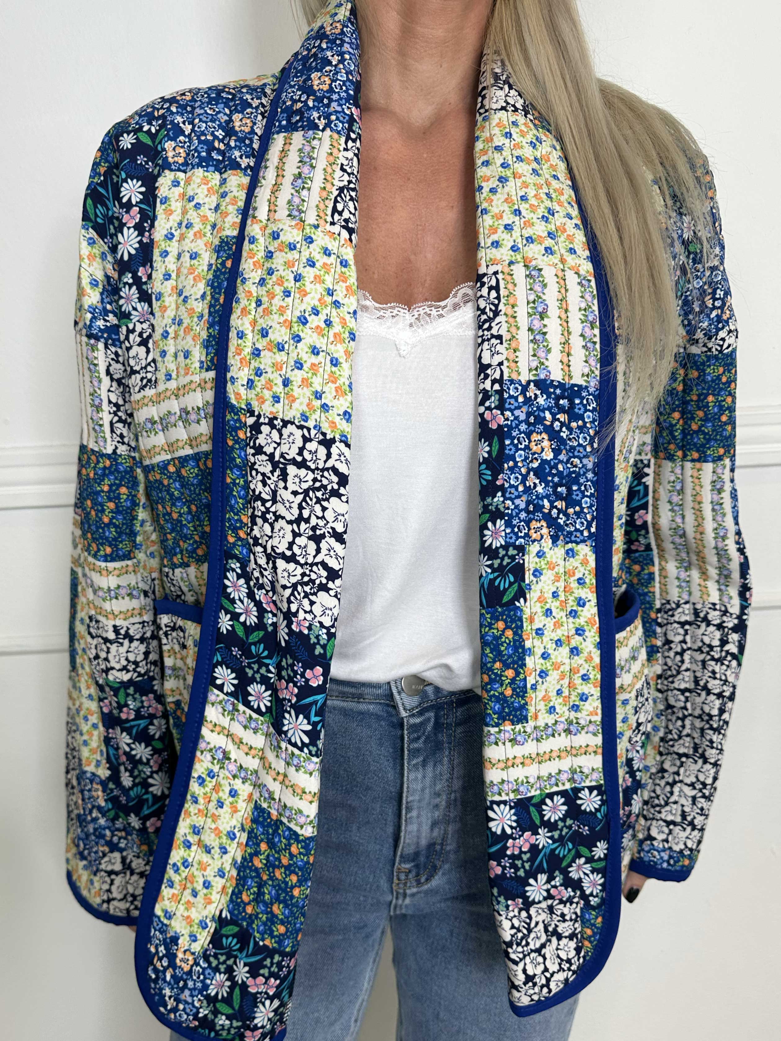 Niah - Blød blomstret jakke