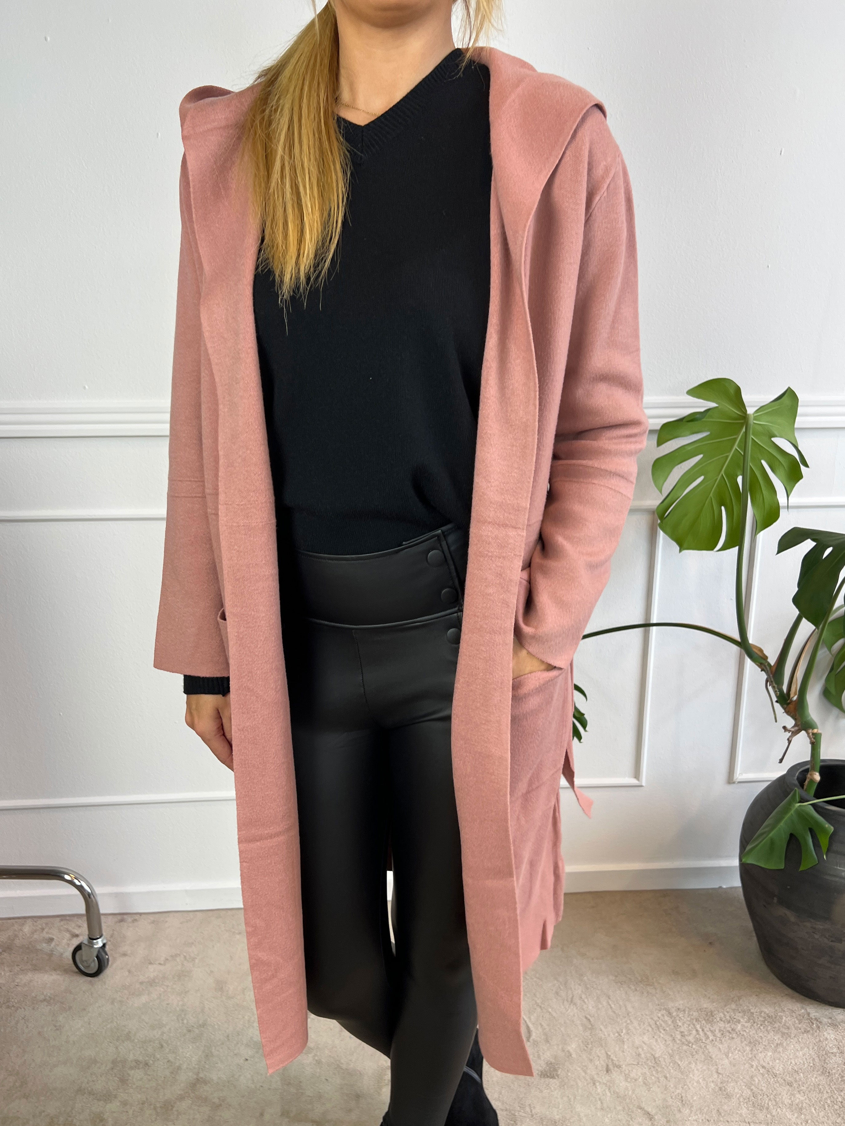 Nina - Dejlig blød cardigan med hætte og bindebånd