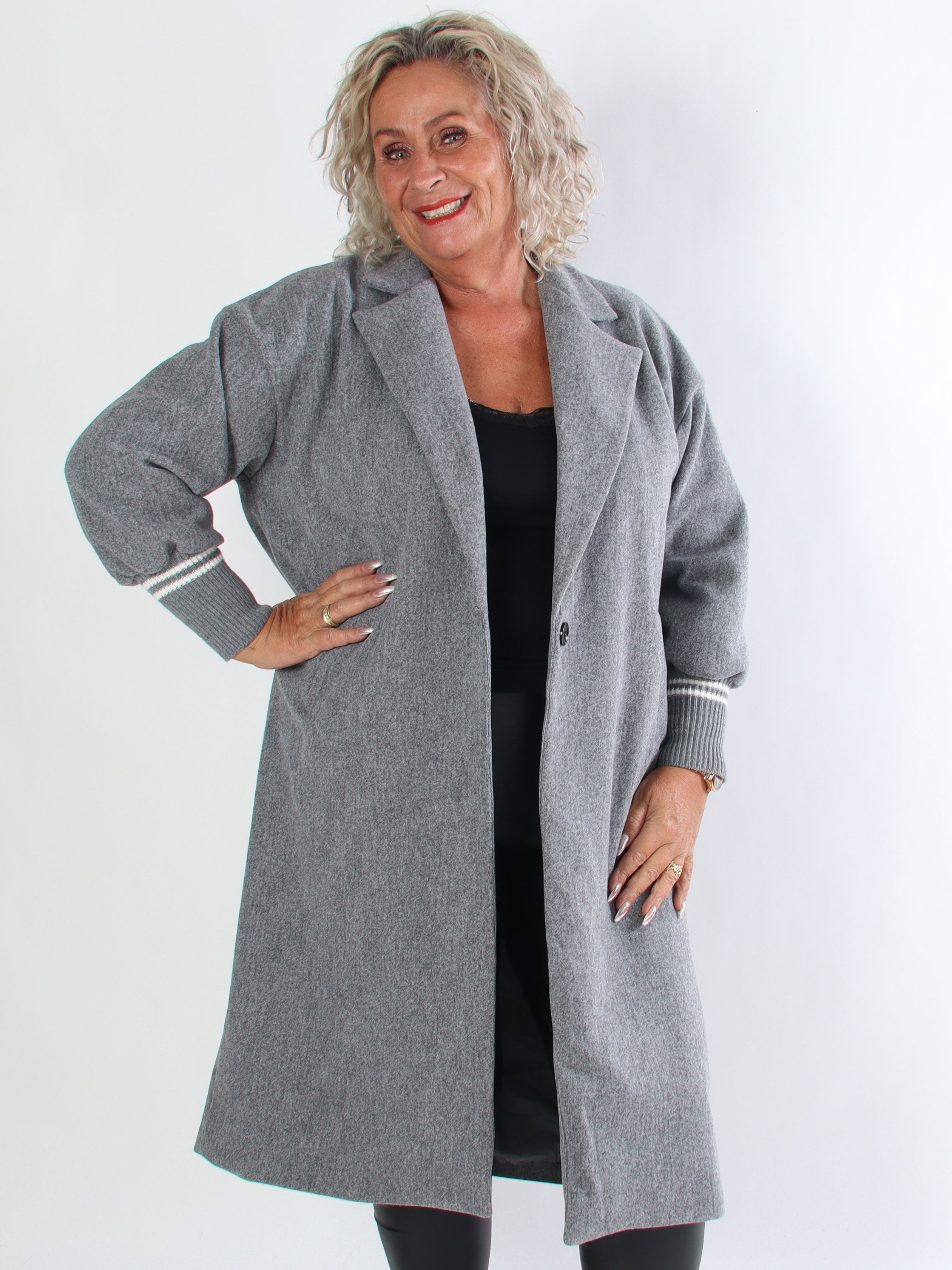 Nitas - Plus size overgangsjakke med strikket ærmestykke