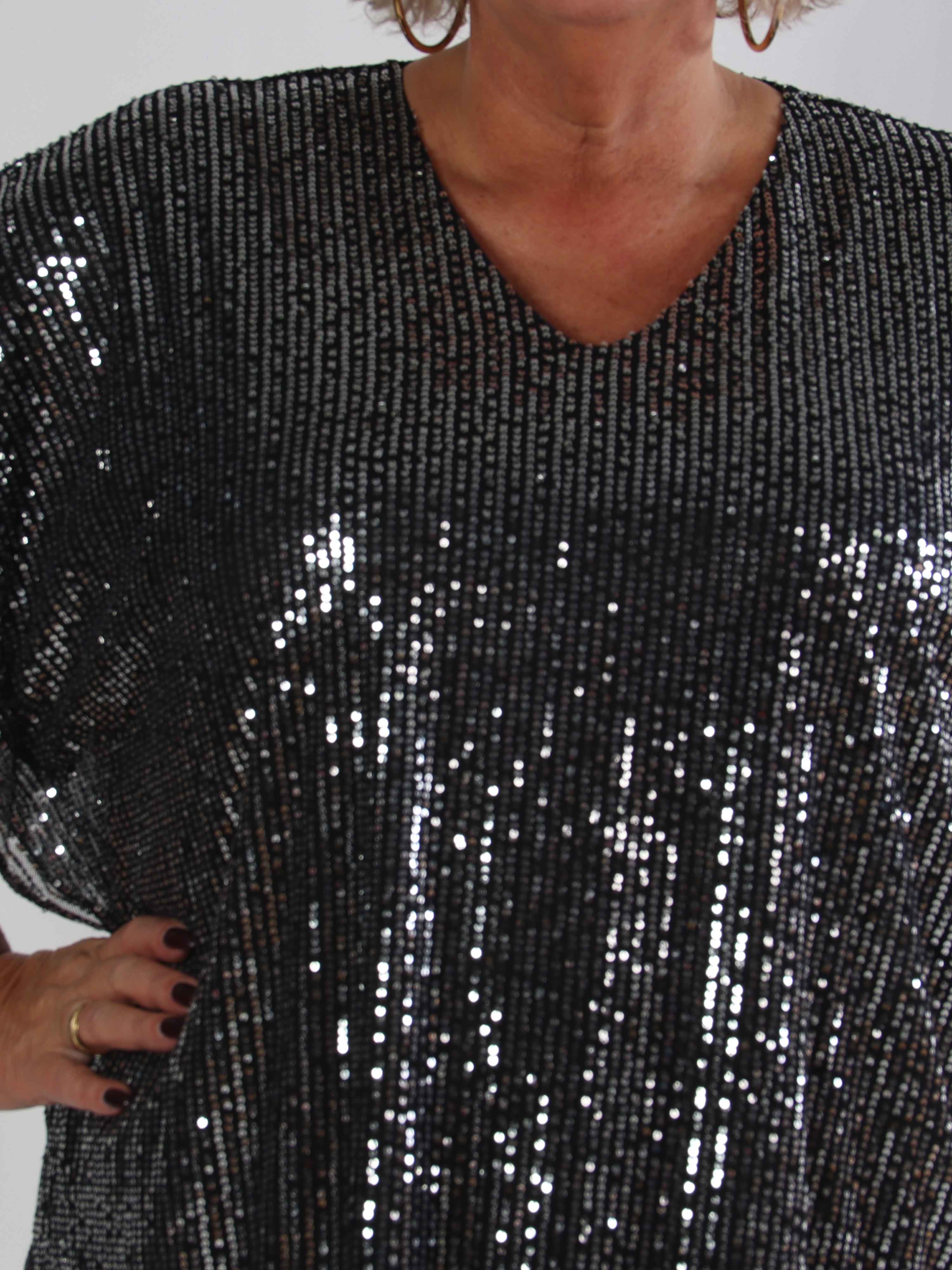 Norian - Festlig plus size tunikakjole med pailletter og v-udskæring