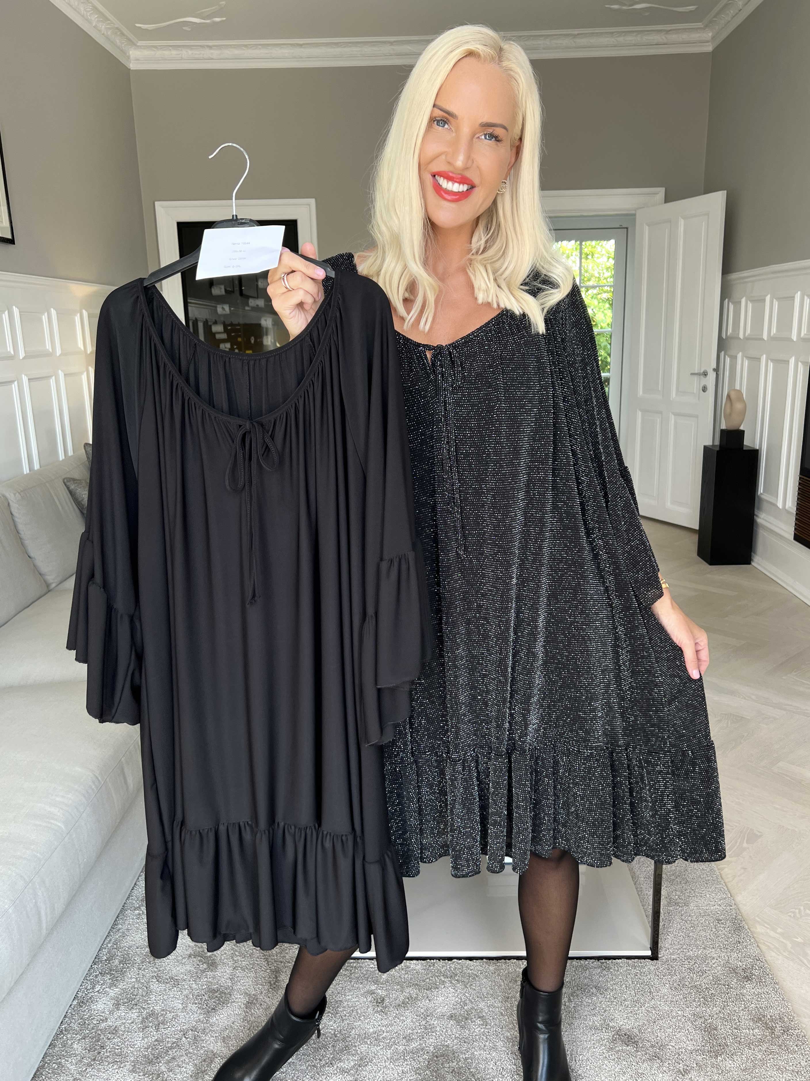 Novia Glitter - Elastisk kjole med glimmertråde og flæser