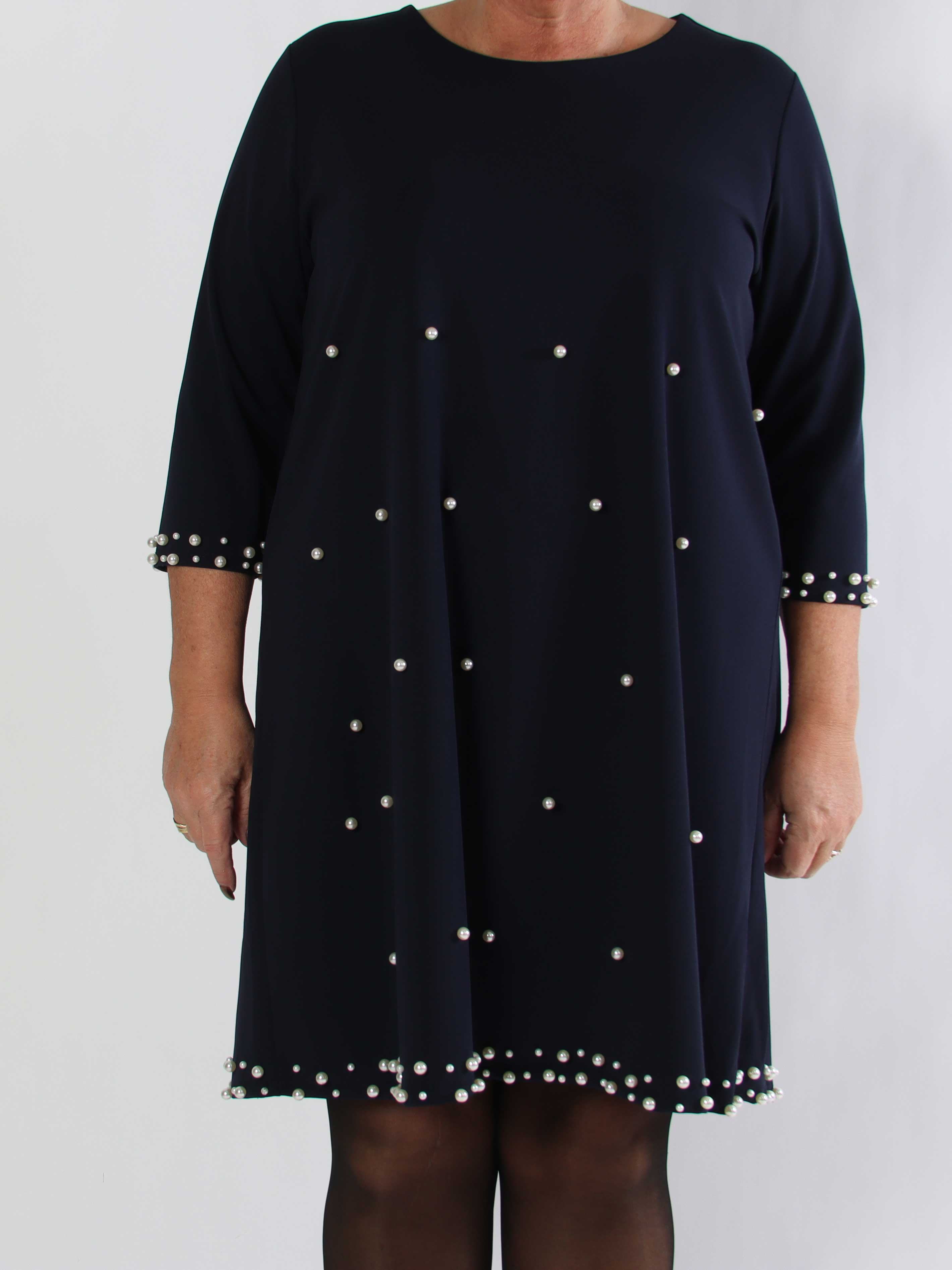Obi - Klassisk plus size kjole med fine perler