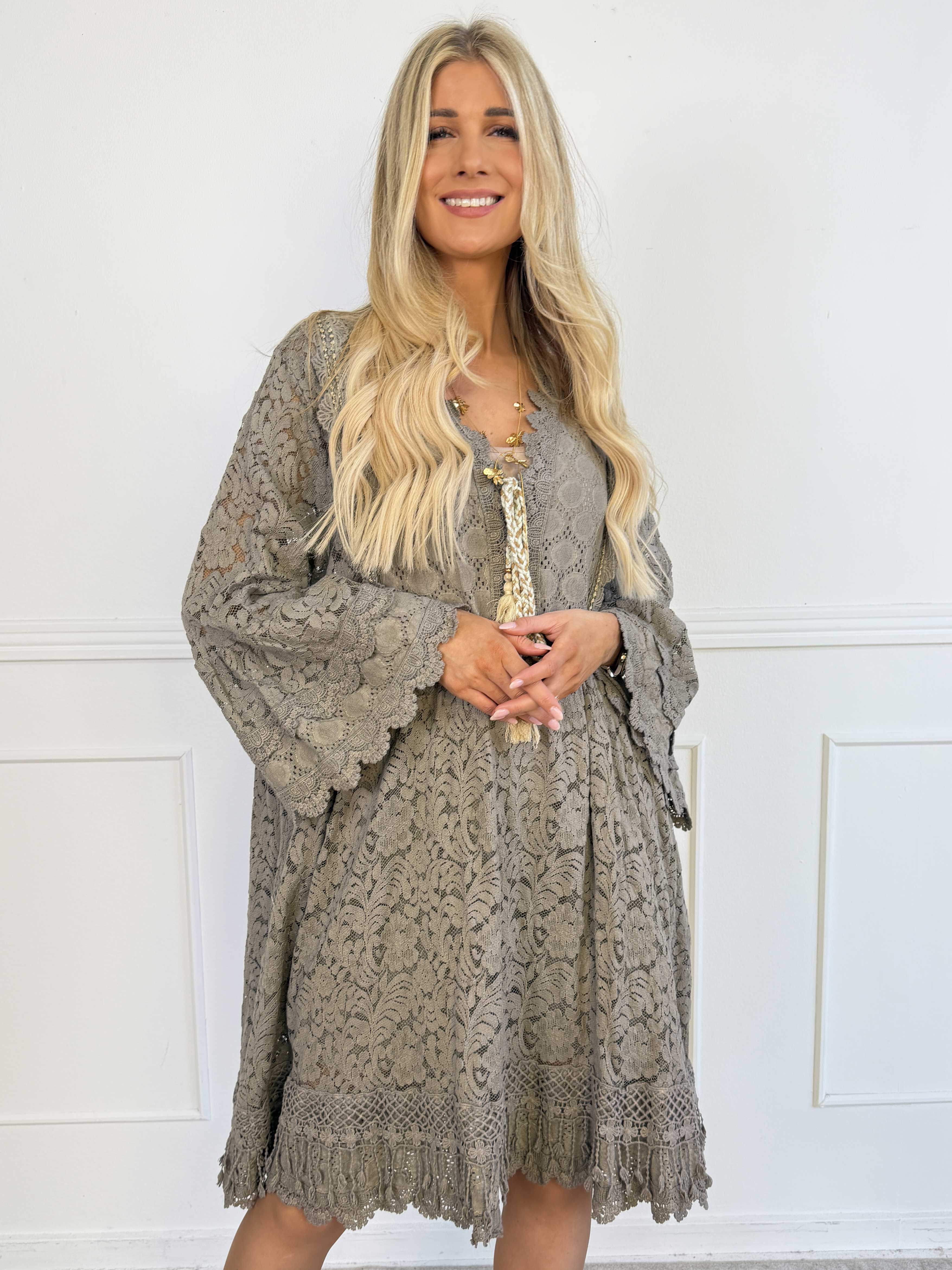 Odessa - Feminin blonde tunikakjole i en bomuldsblanding