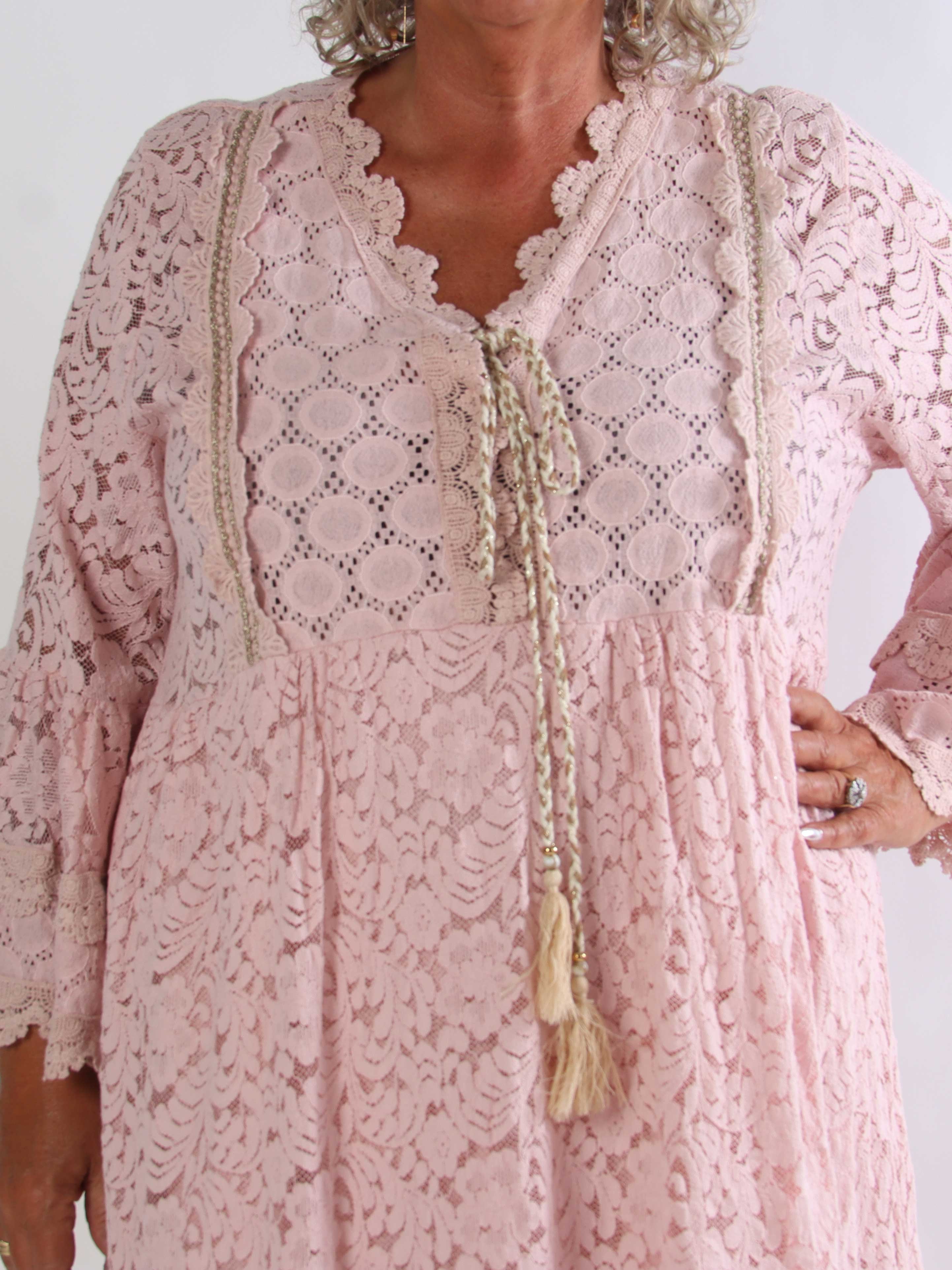 Odessa - Feminin blonde plus size tunikakjole i en bomuldsblanding