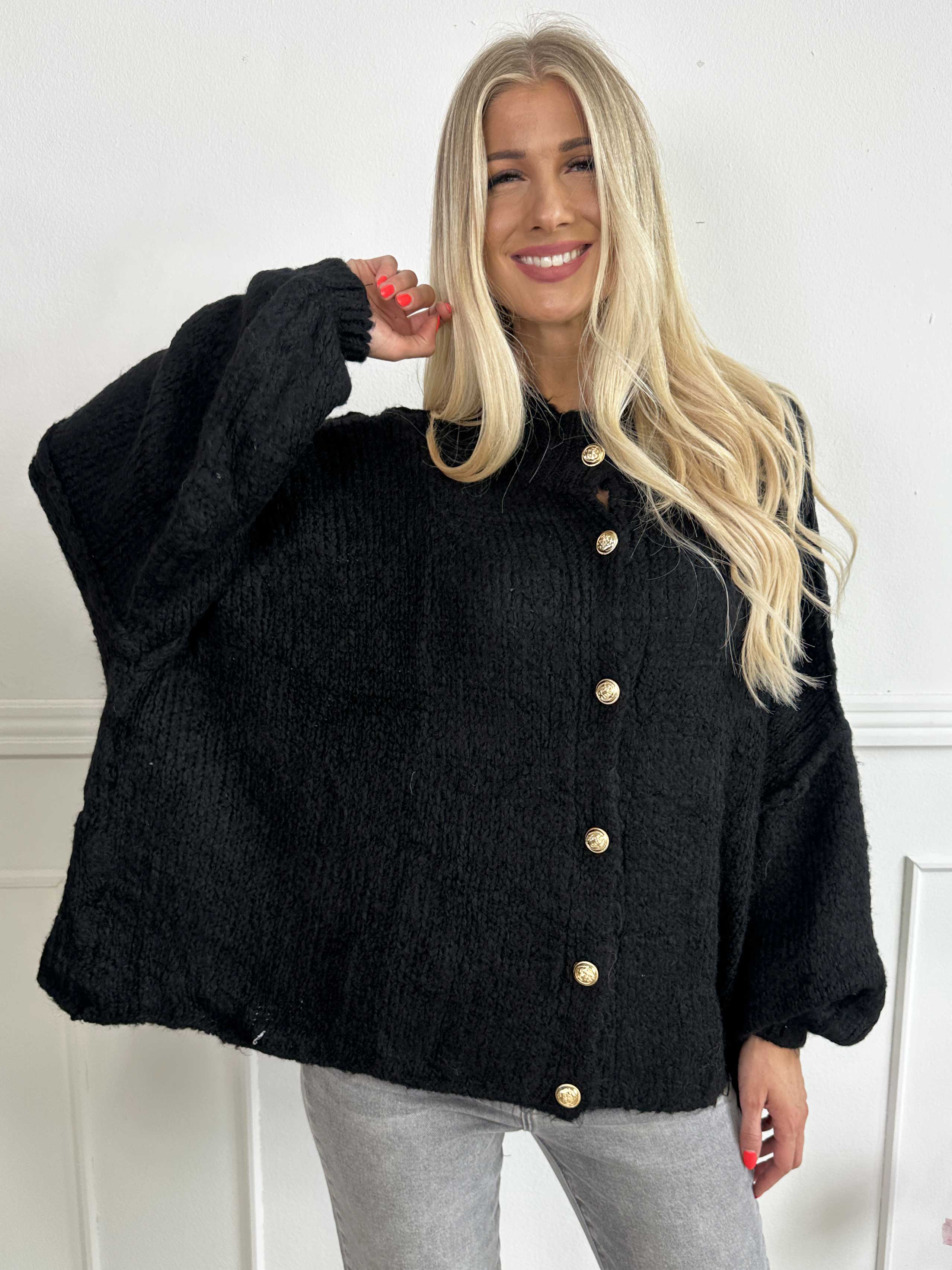 Olrun - Strikcardigan med ballonærmer og guld knapper