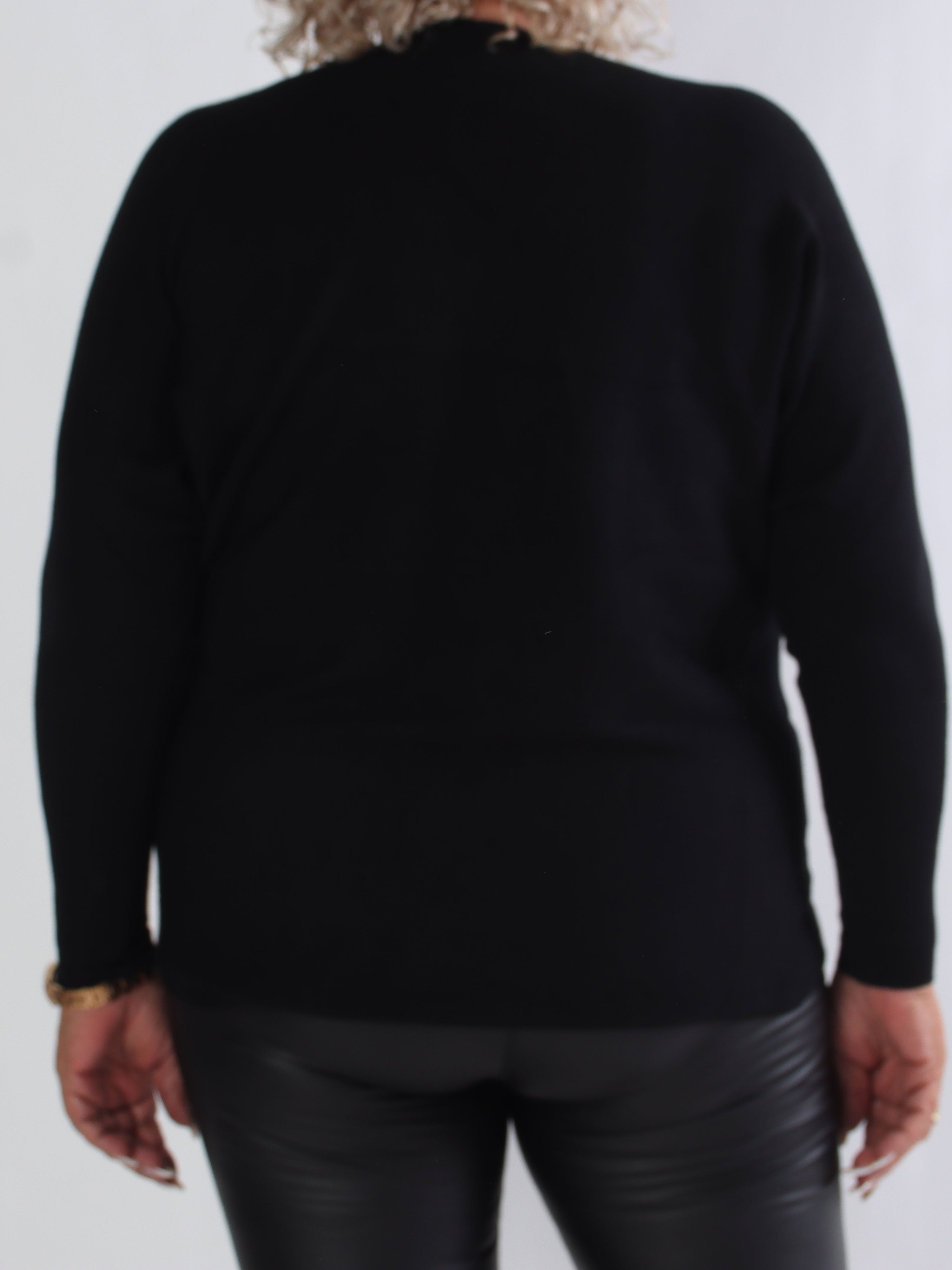 Orion - Blød strik med uld pyntet med fine similisten