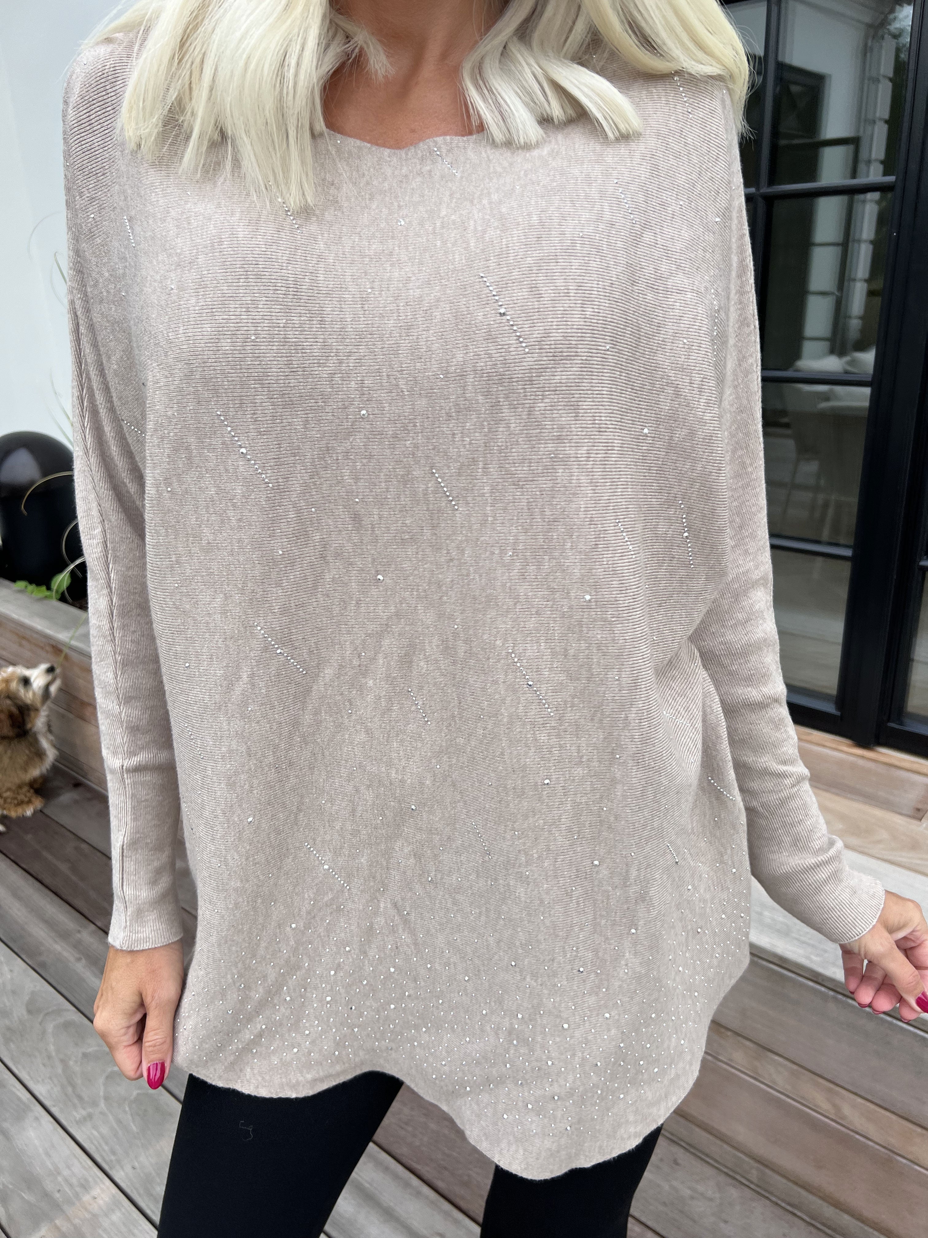 Orion - Blød strik med uld pyntet med fine similisten