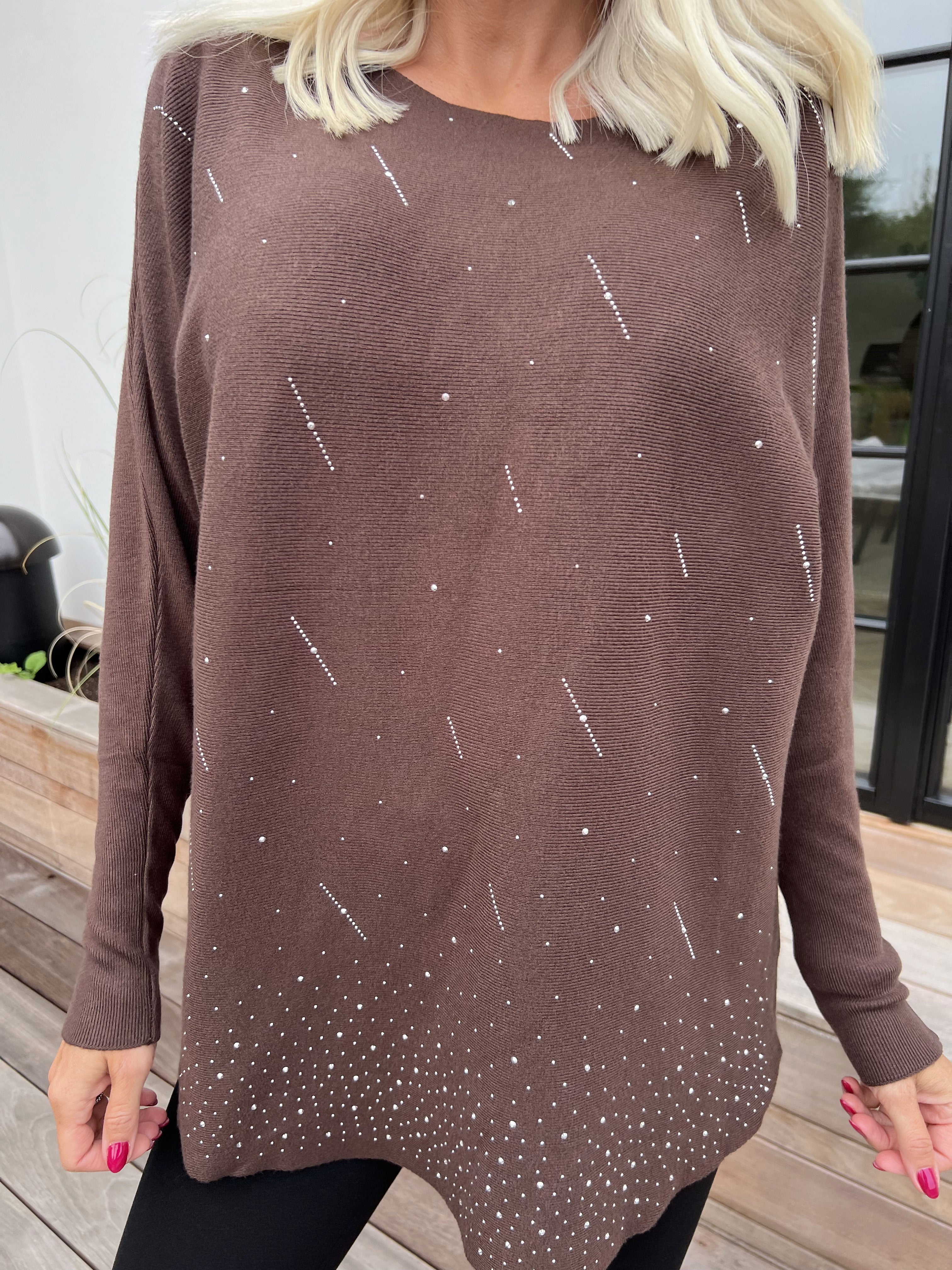 Orion - Blød strik med uld pyntet med fine similisten