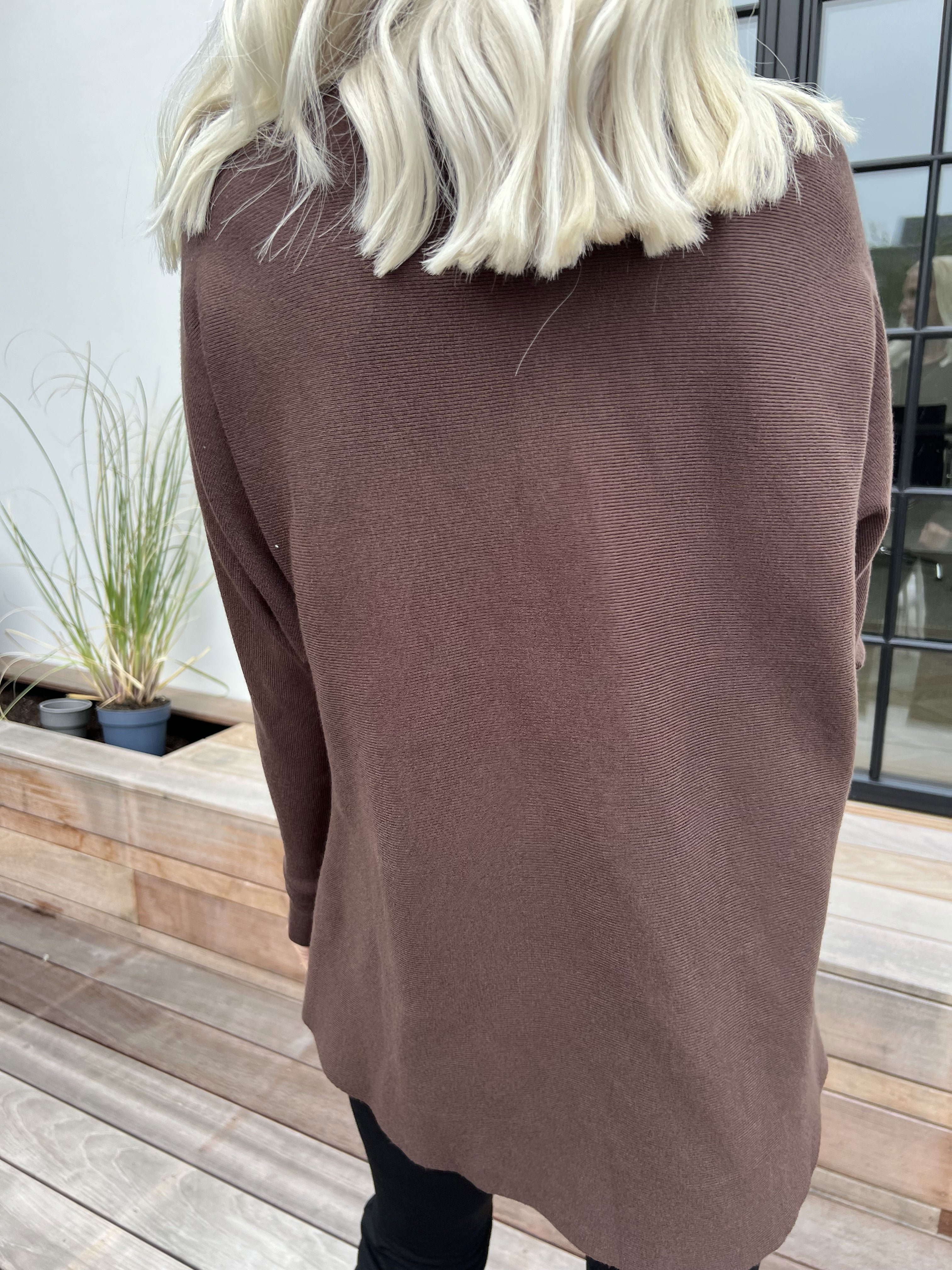 Orion - Blød strik med uld pyntet med fine similisten