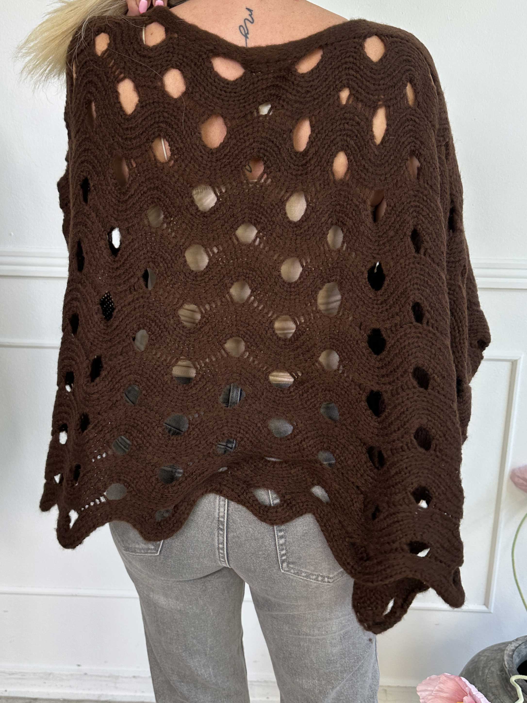 Pia - Hullet oversized strik med flagermus ærmer