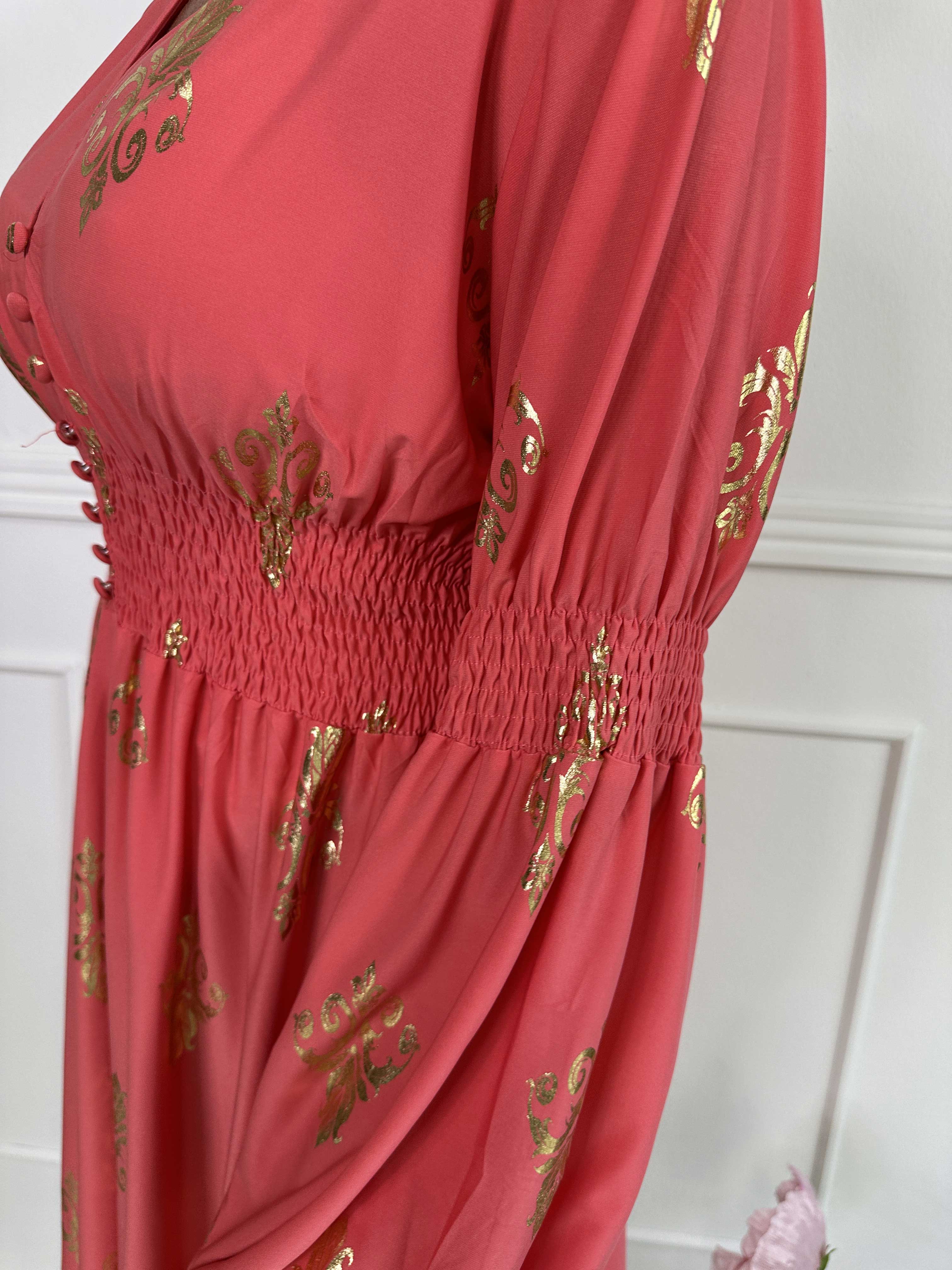 Paige Royal Gold - Elastisk kjole med guldprint og knapper ved brystet