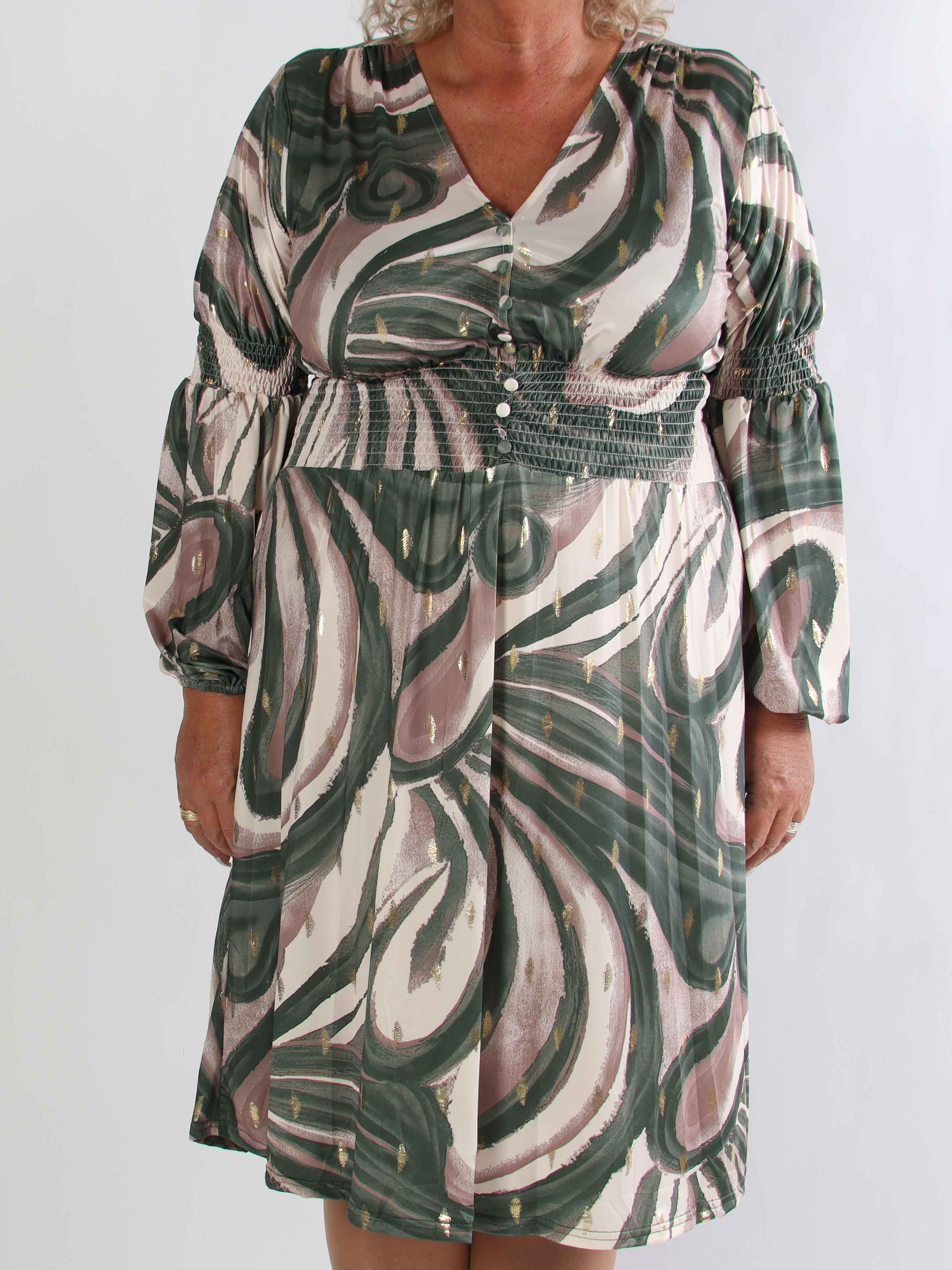 Paige Swirls - Elastisk plus size kjole med smock og knapper ved brystet