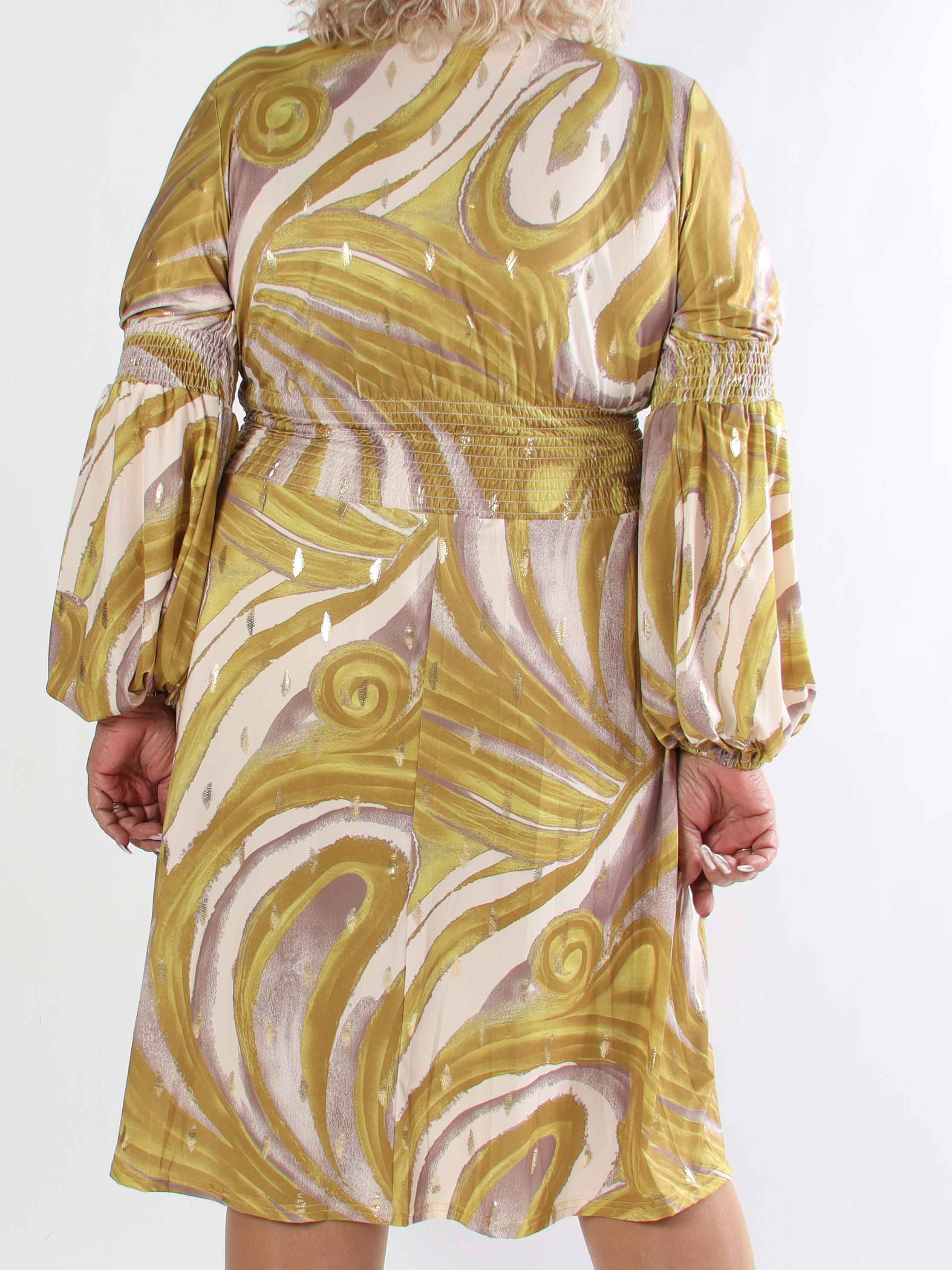 Paige Swirls - Elastisk plus size kjole med smock og knapper ved brystet