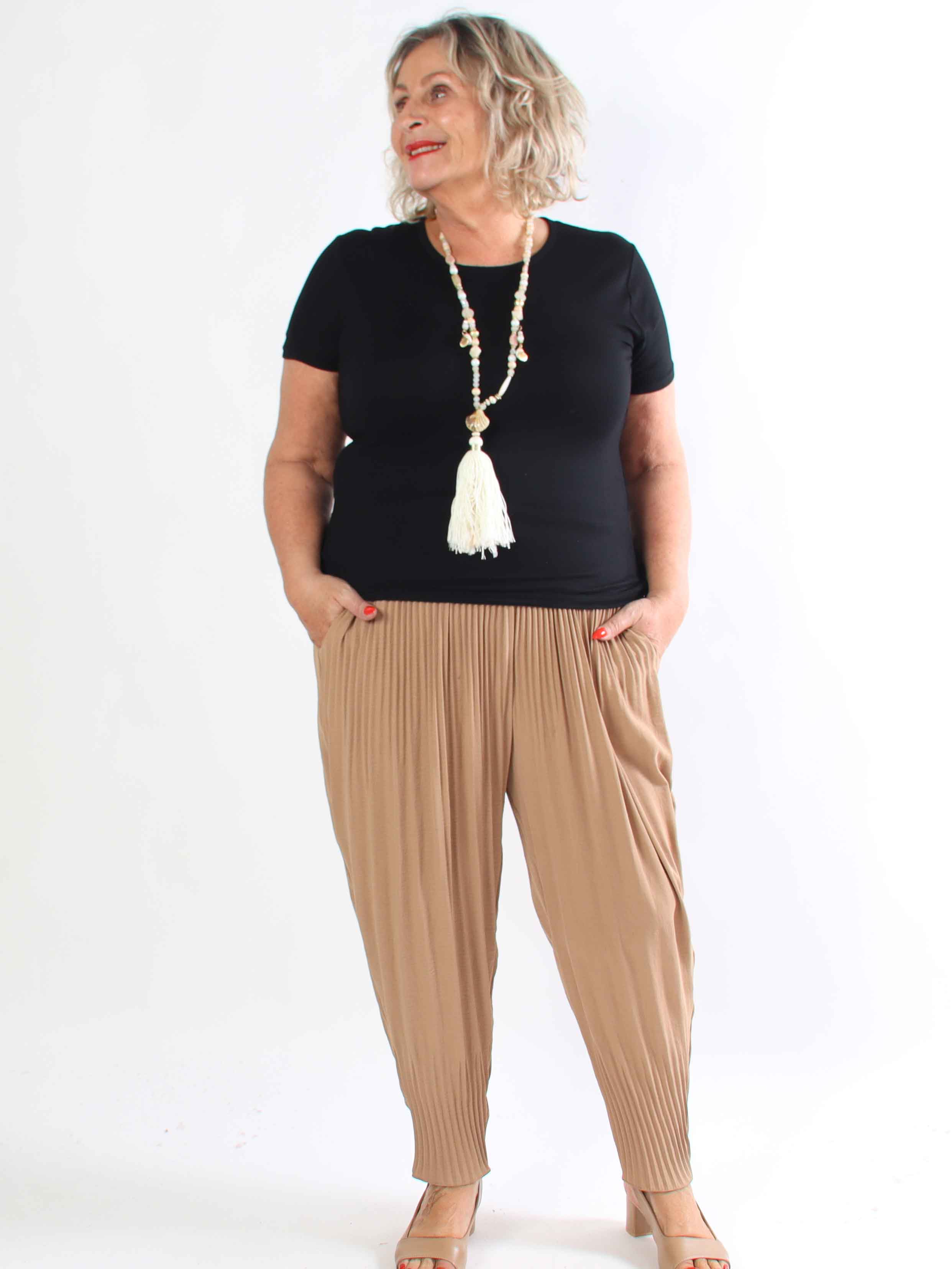 Paja - Plus size plisserede bukser med elastikkant i livet