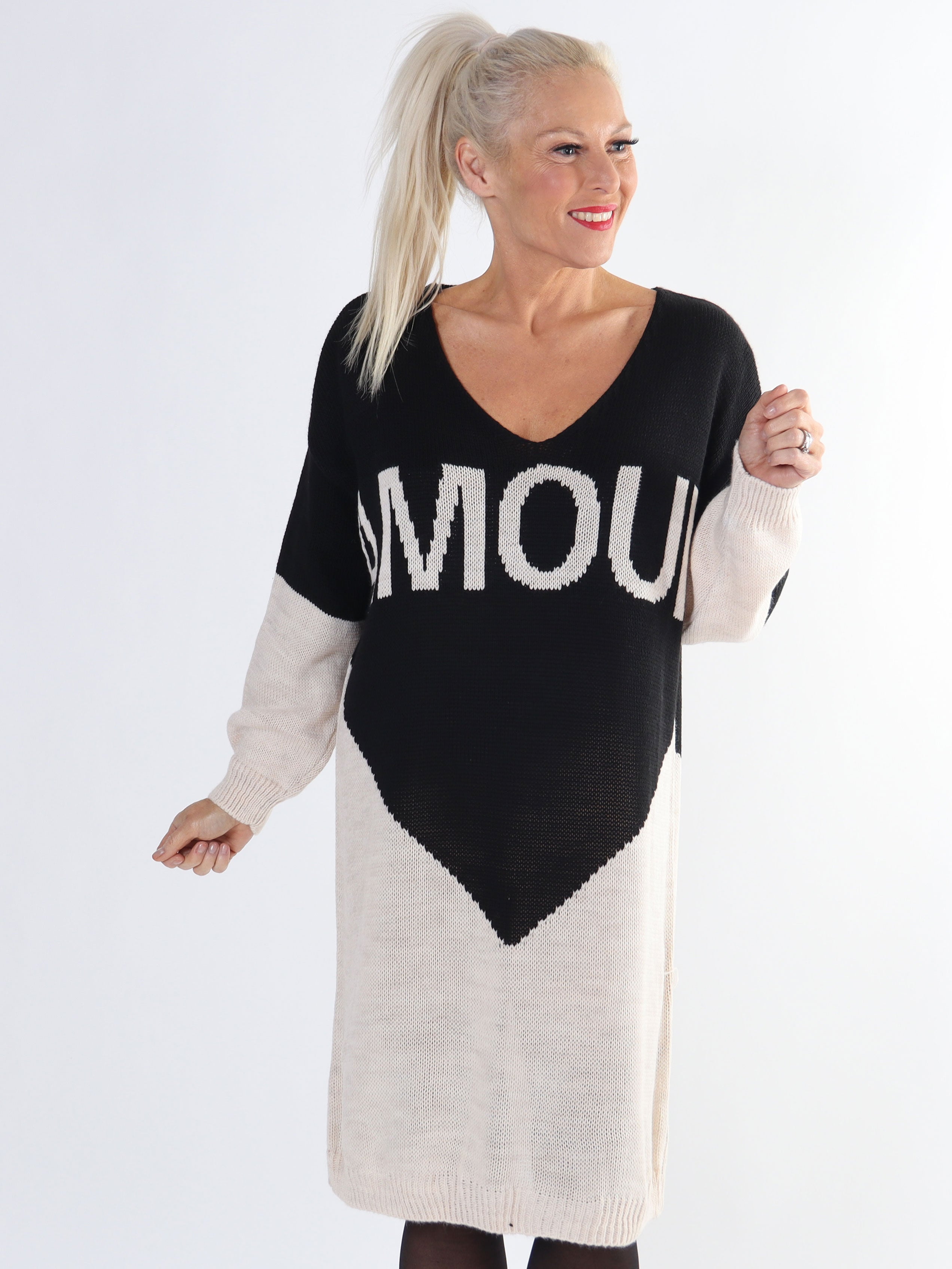 Palermo - Tofarvet plus size strikkjole med amour stående