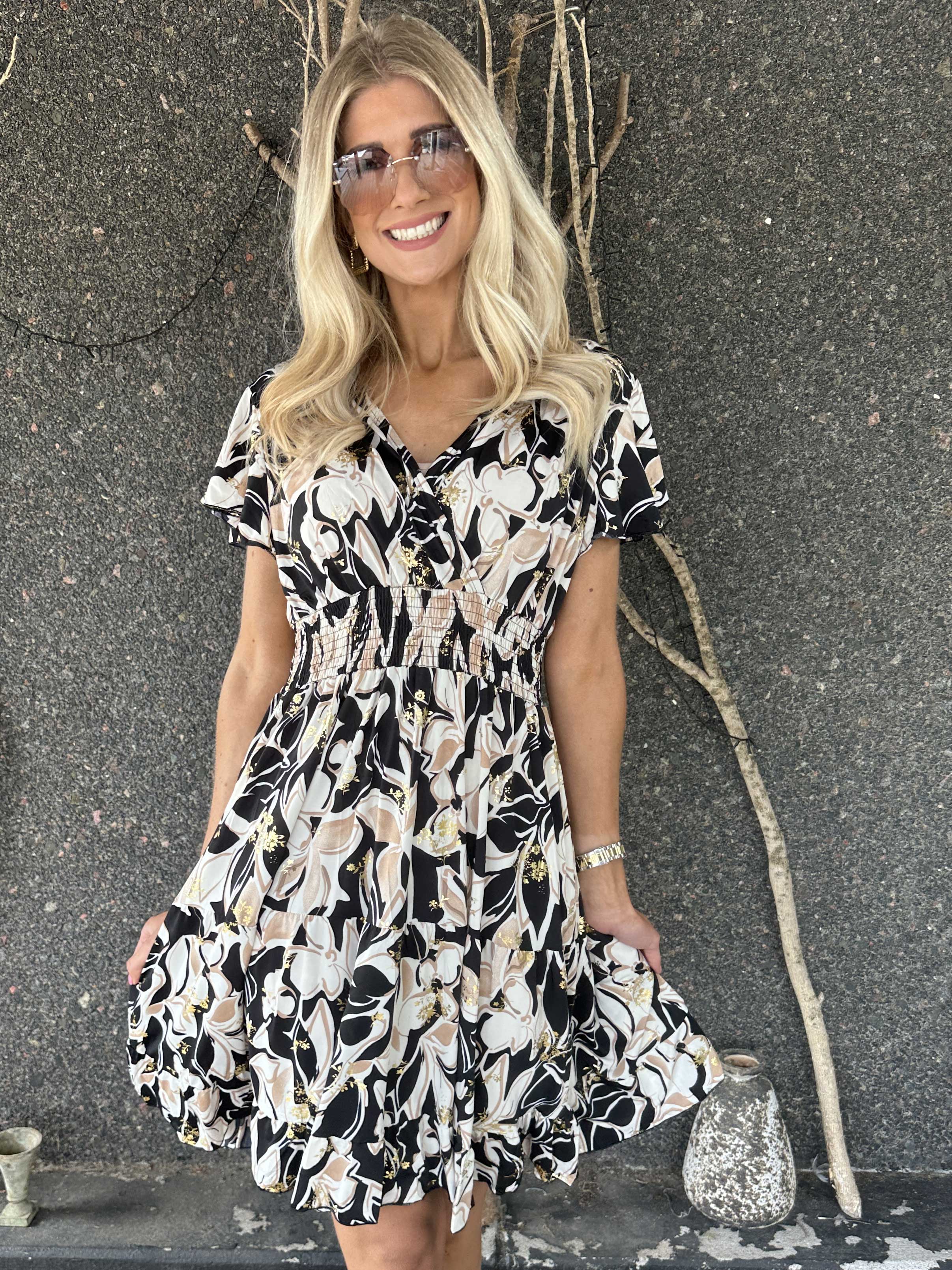 Palmira - Mønstret elastisk kjole med lag på lag look