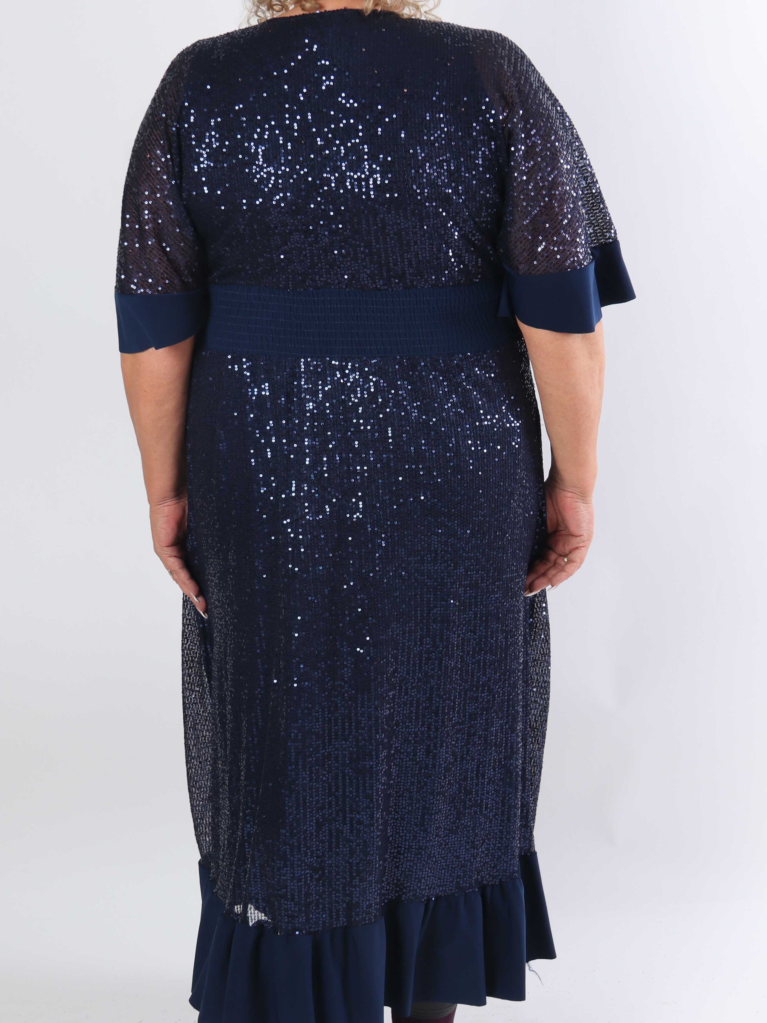 Pamela Glitter - Lang plus size pailletkjole med flæser og smock