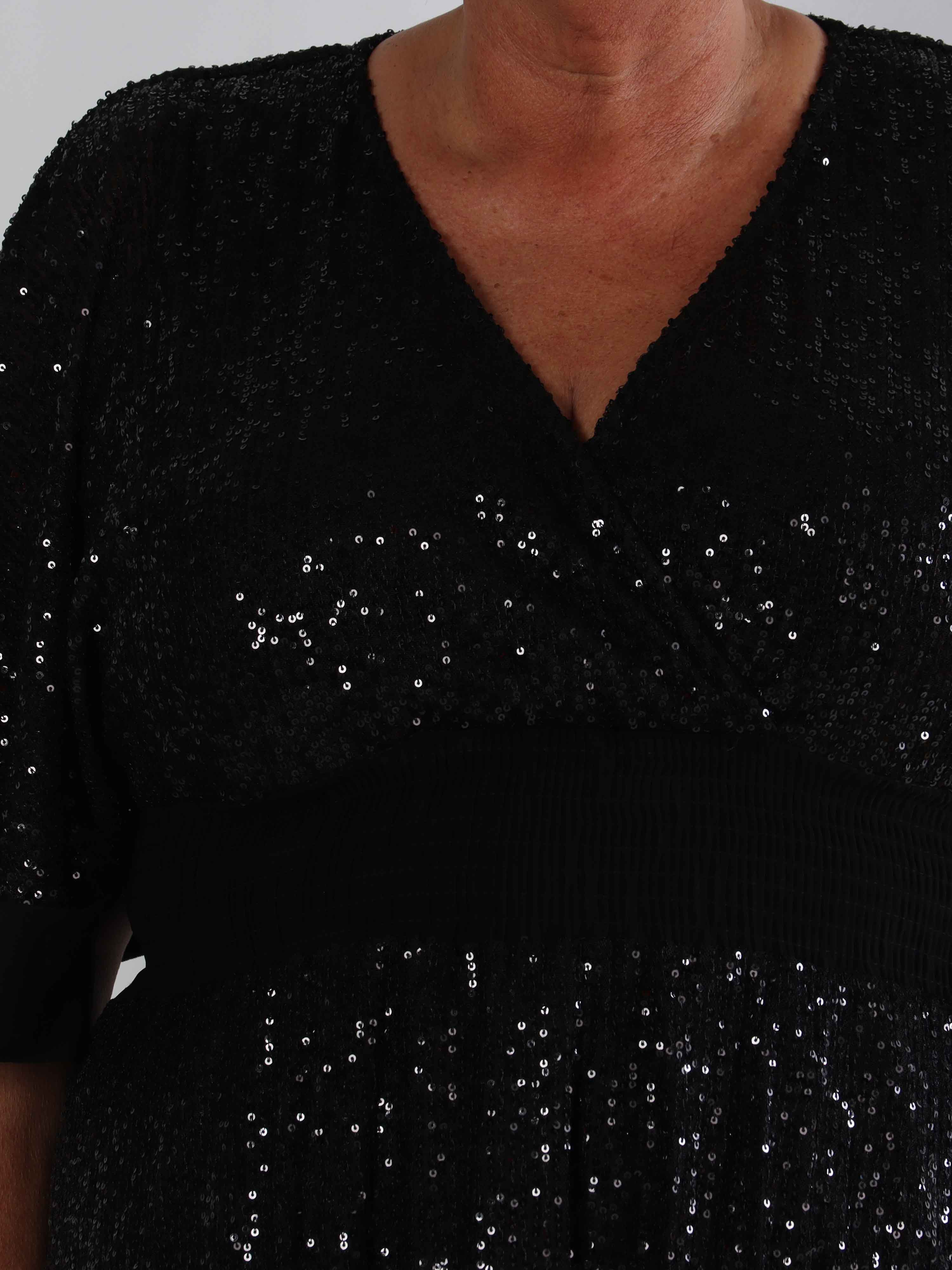 Pamela Glitter Short - Plus size pailletkjole med flæser og smock