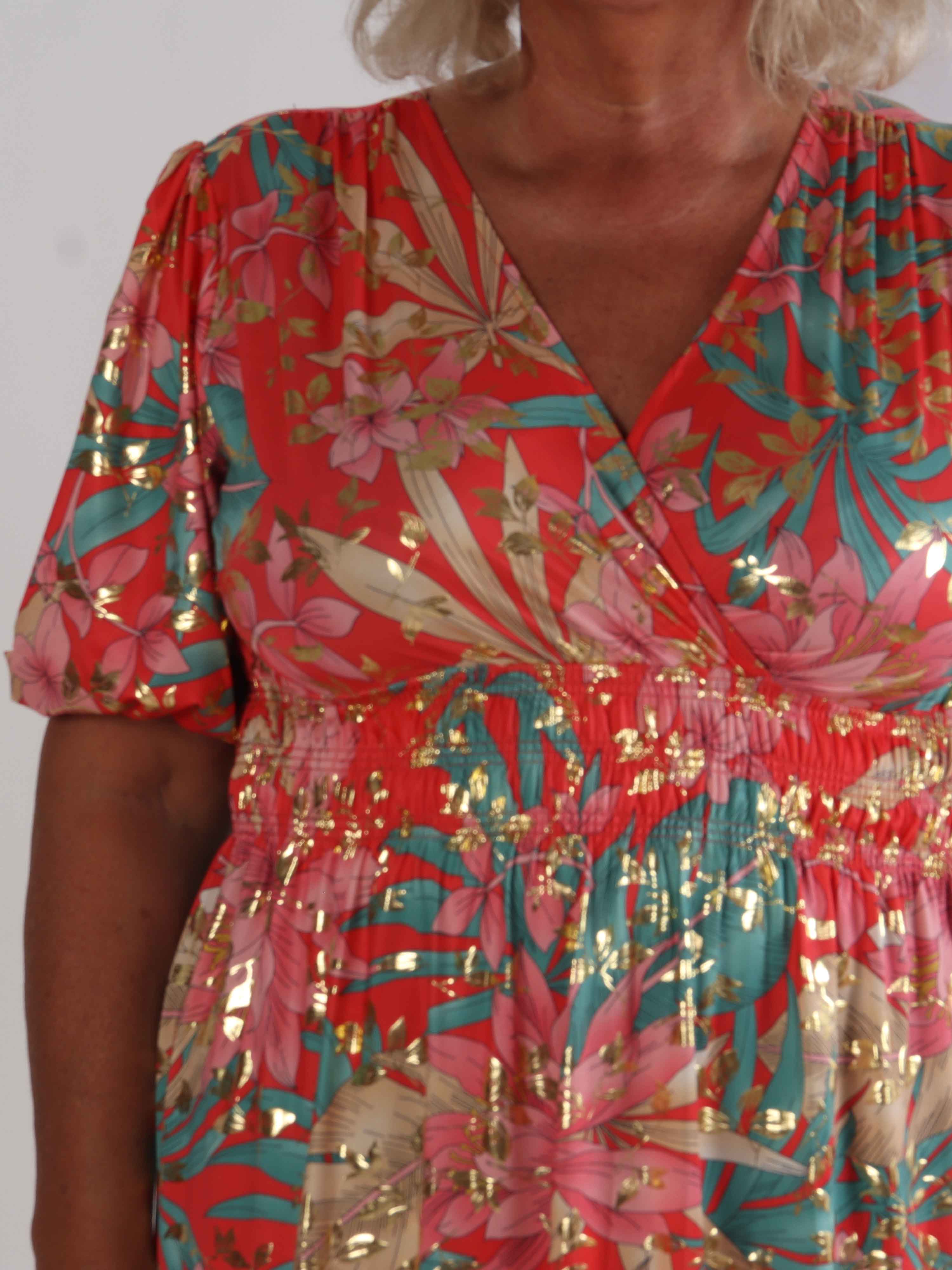 Pamina Leaf Short - Kort elastisk plus size kjole med blad motiver