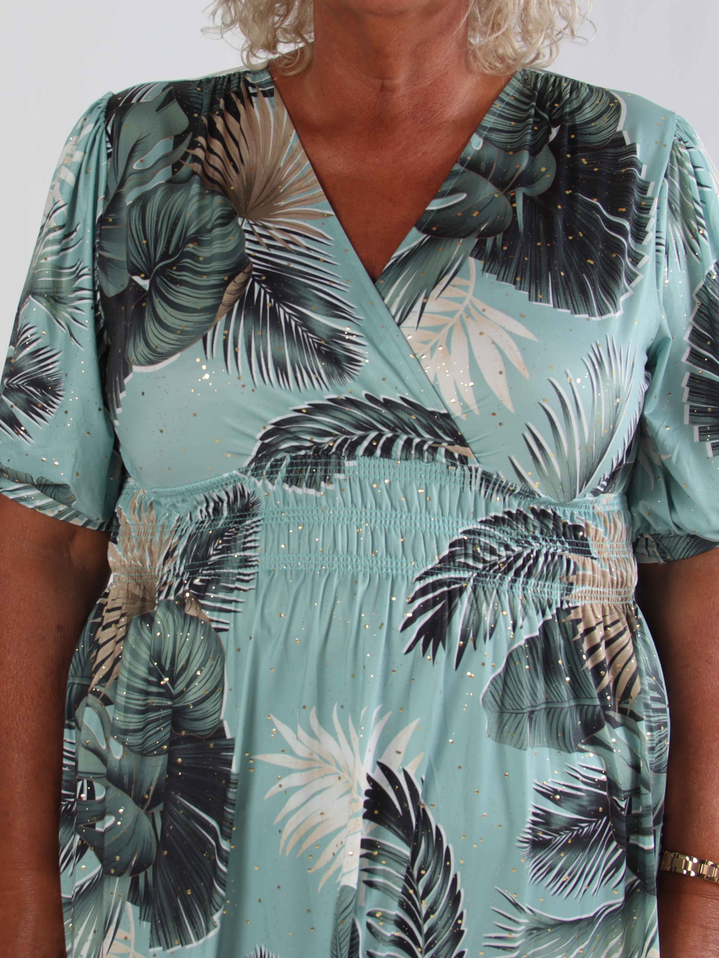 Pamina Palm Short - Elastisk plus size kjole med blad motiver og guld støv