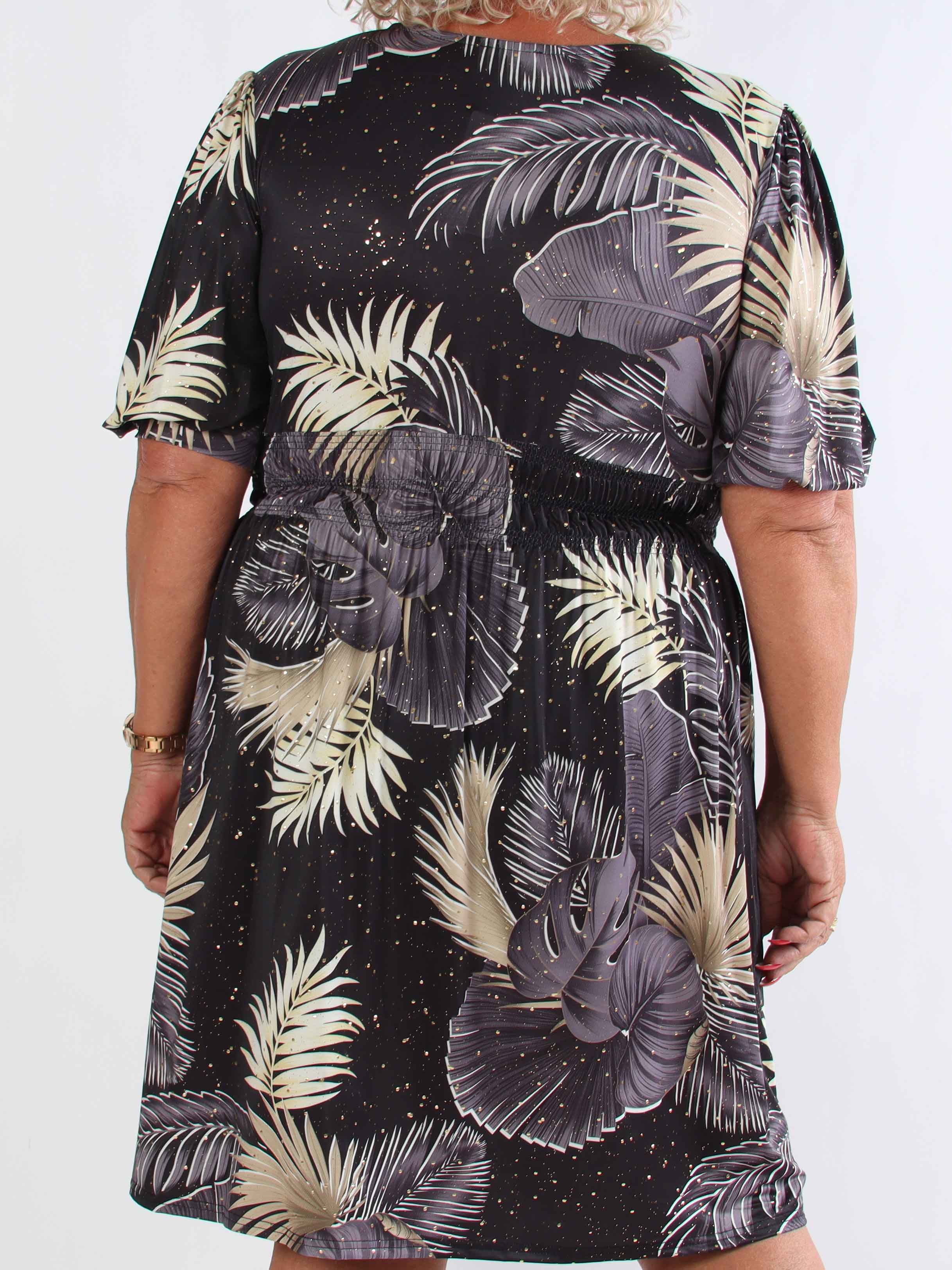 Pamina Palm Short - Elastisk plus size kjole med blad motiver og guld støv