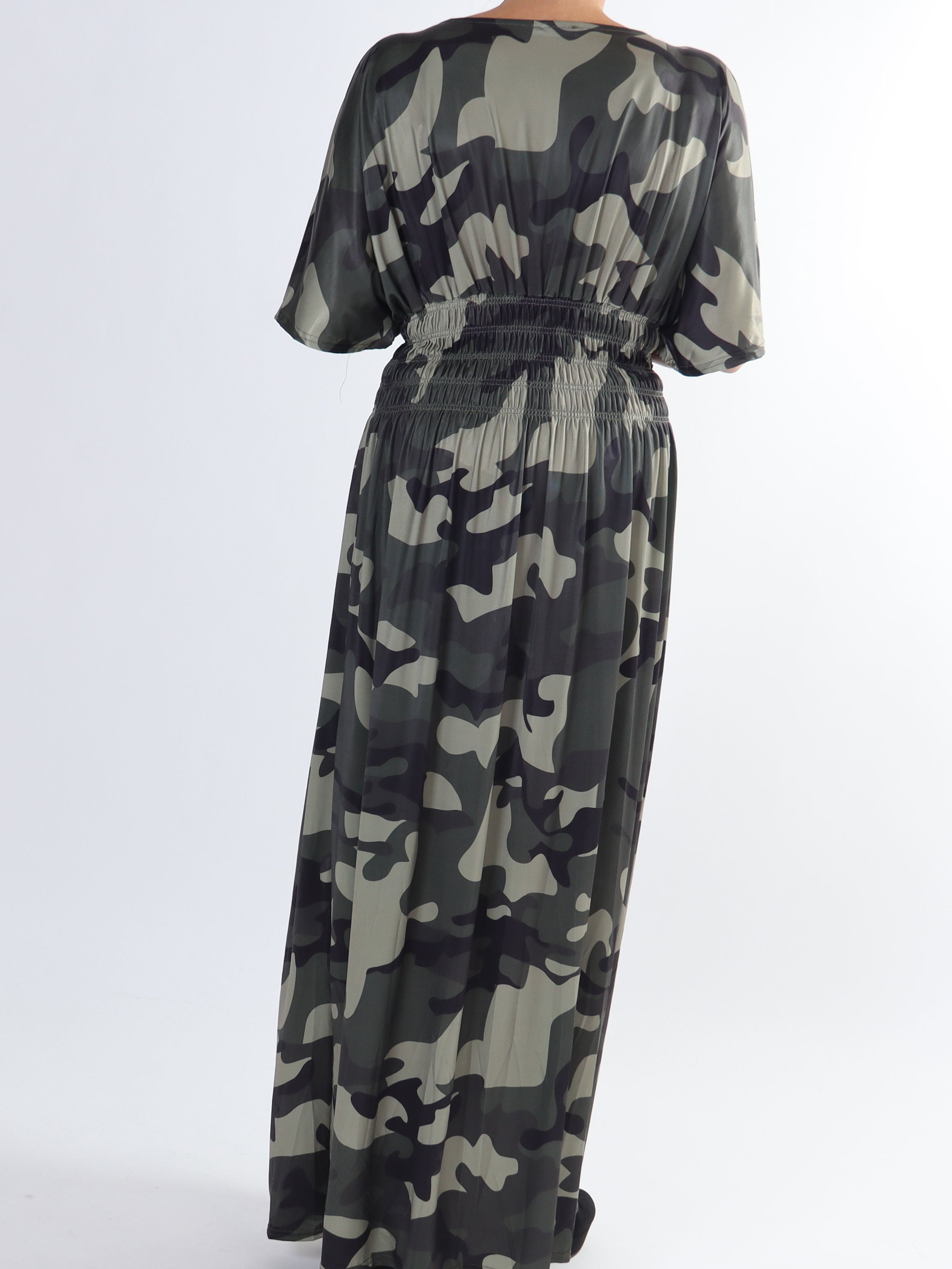 Pams Camo - Lang plus size elastisk kjole i camouflageprint