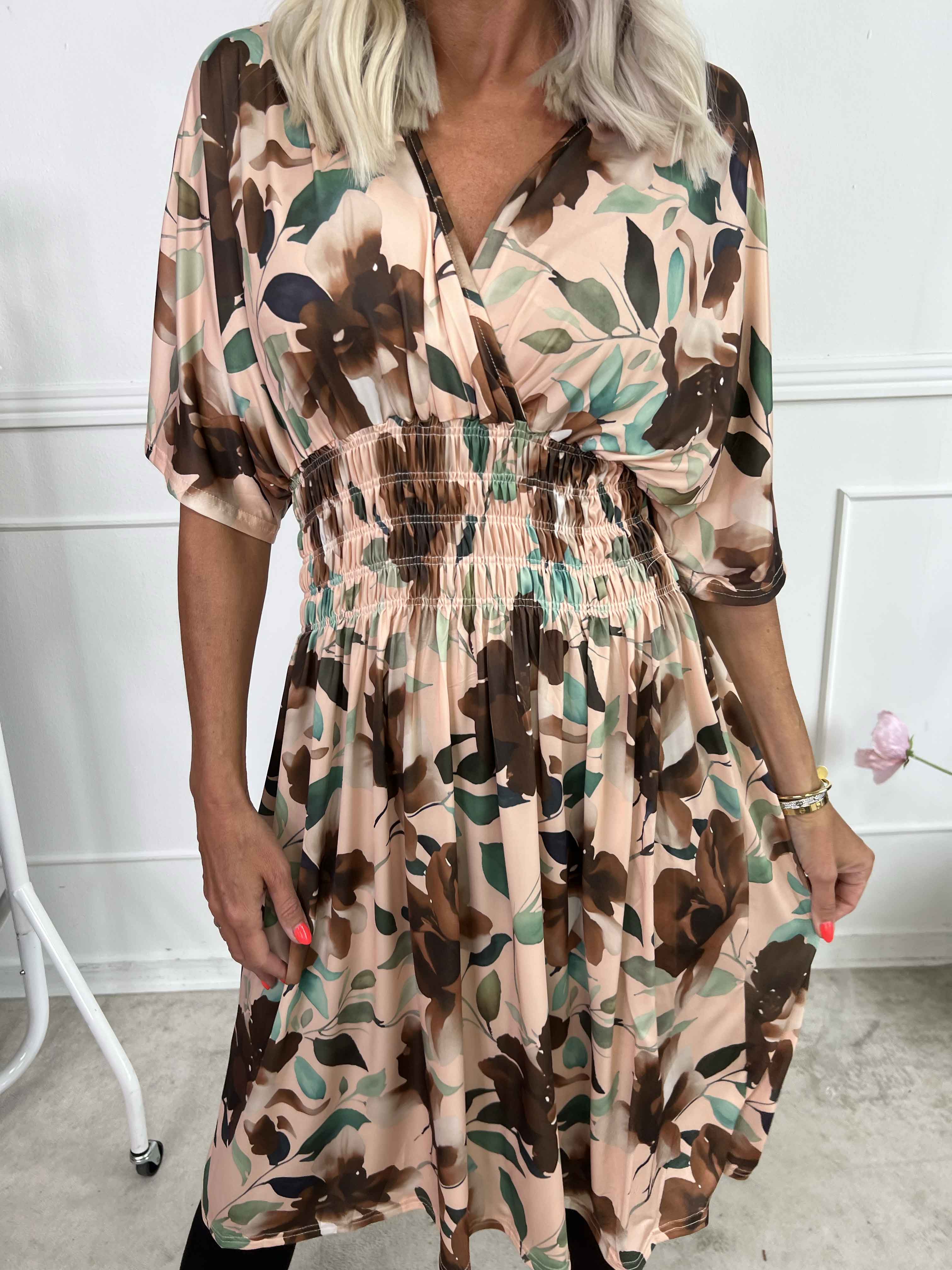 Pams Fiore Short - Kort elastisk kjole i blomsterprint