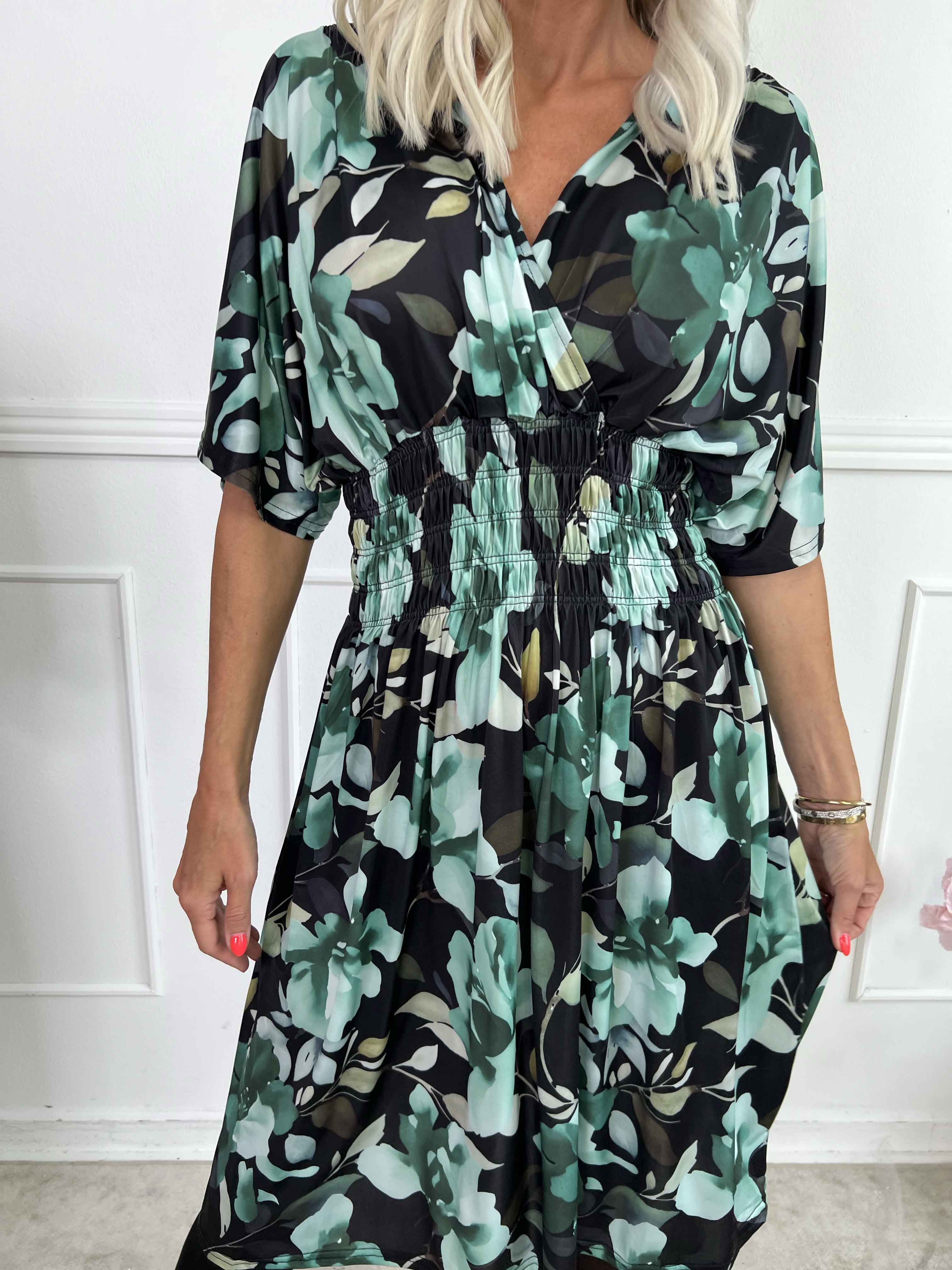 Pams Fiore Short - Kort elastisk kjole i blomsterprint