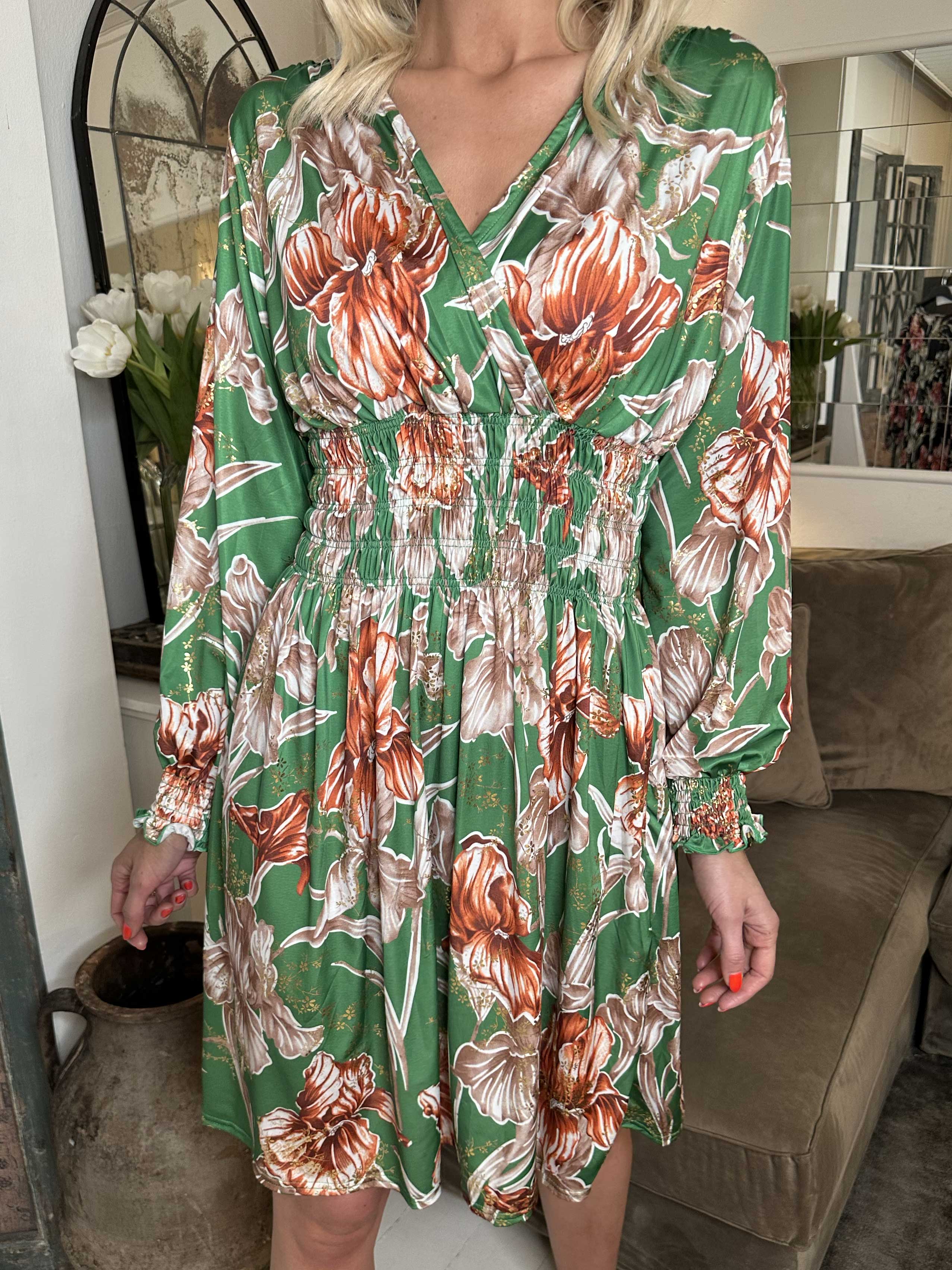 Pams Flower Short L/S - Elastisk mønstret kjole i krølfrit stof