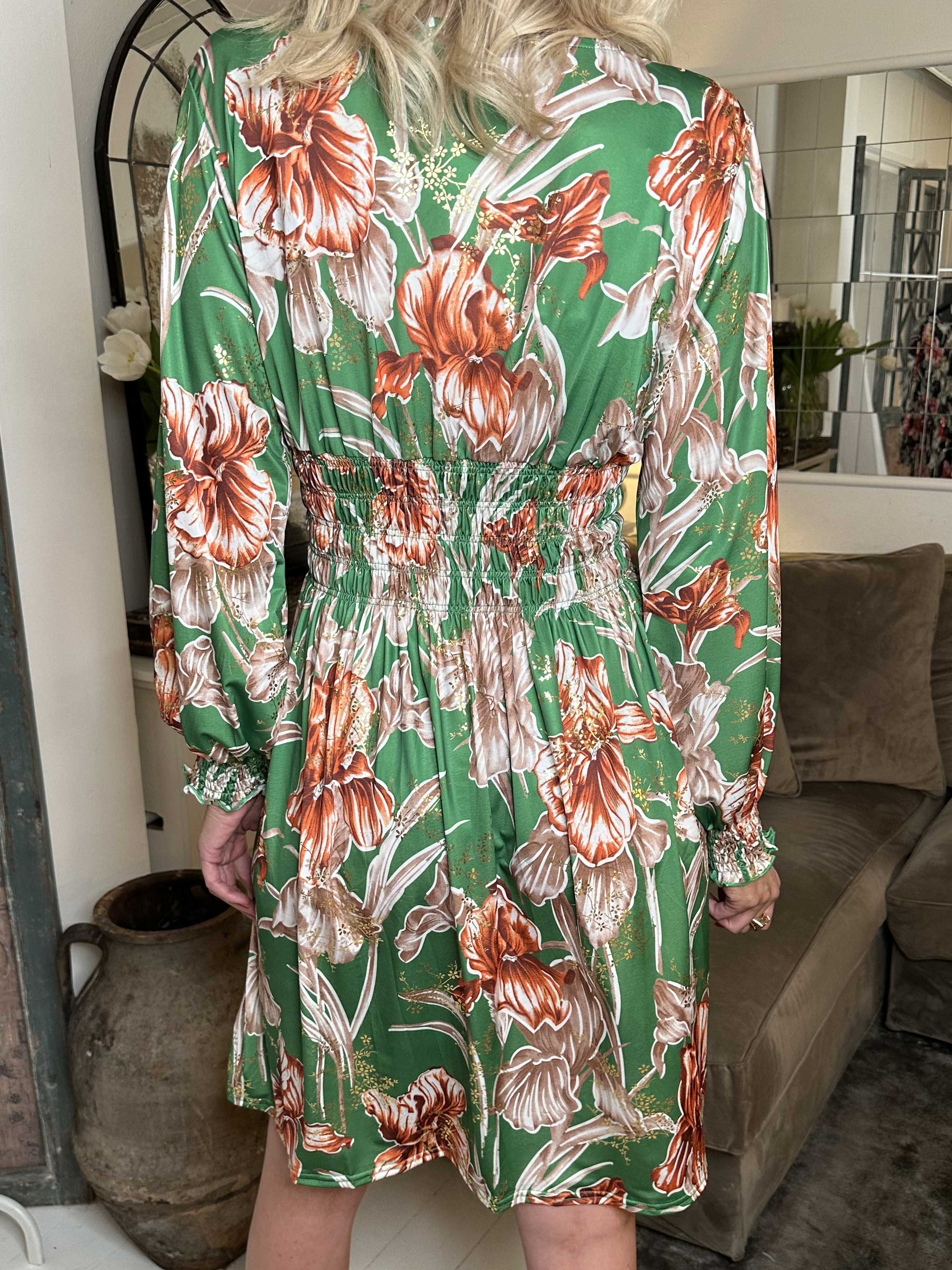 Pams Flower Short L/S - Elastisk mønstret kjole i krølfrit stof