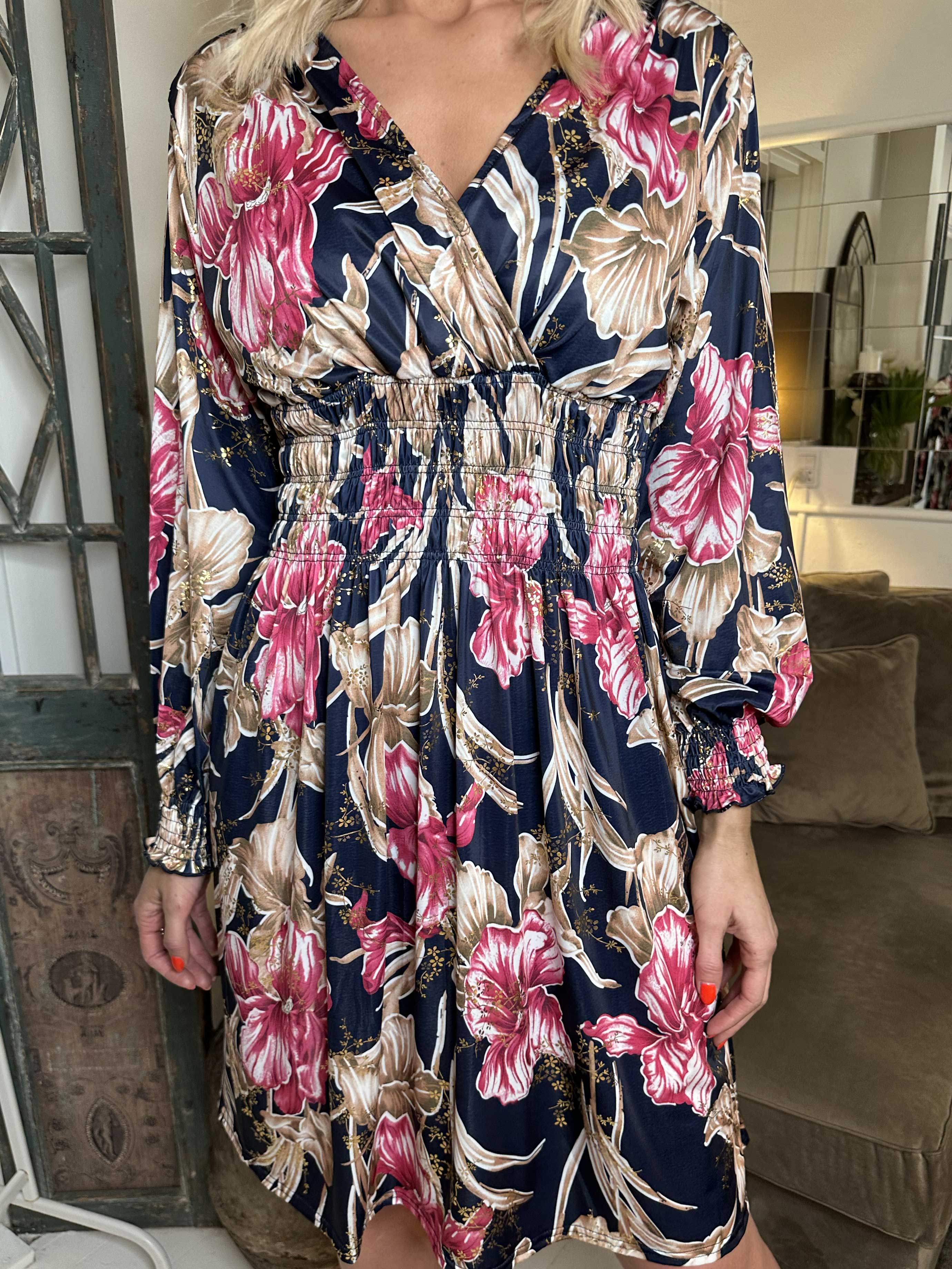 Pams Flower Short L/S - Elastisk mønstret kjole i krølfrit stof