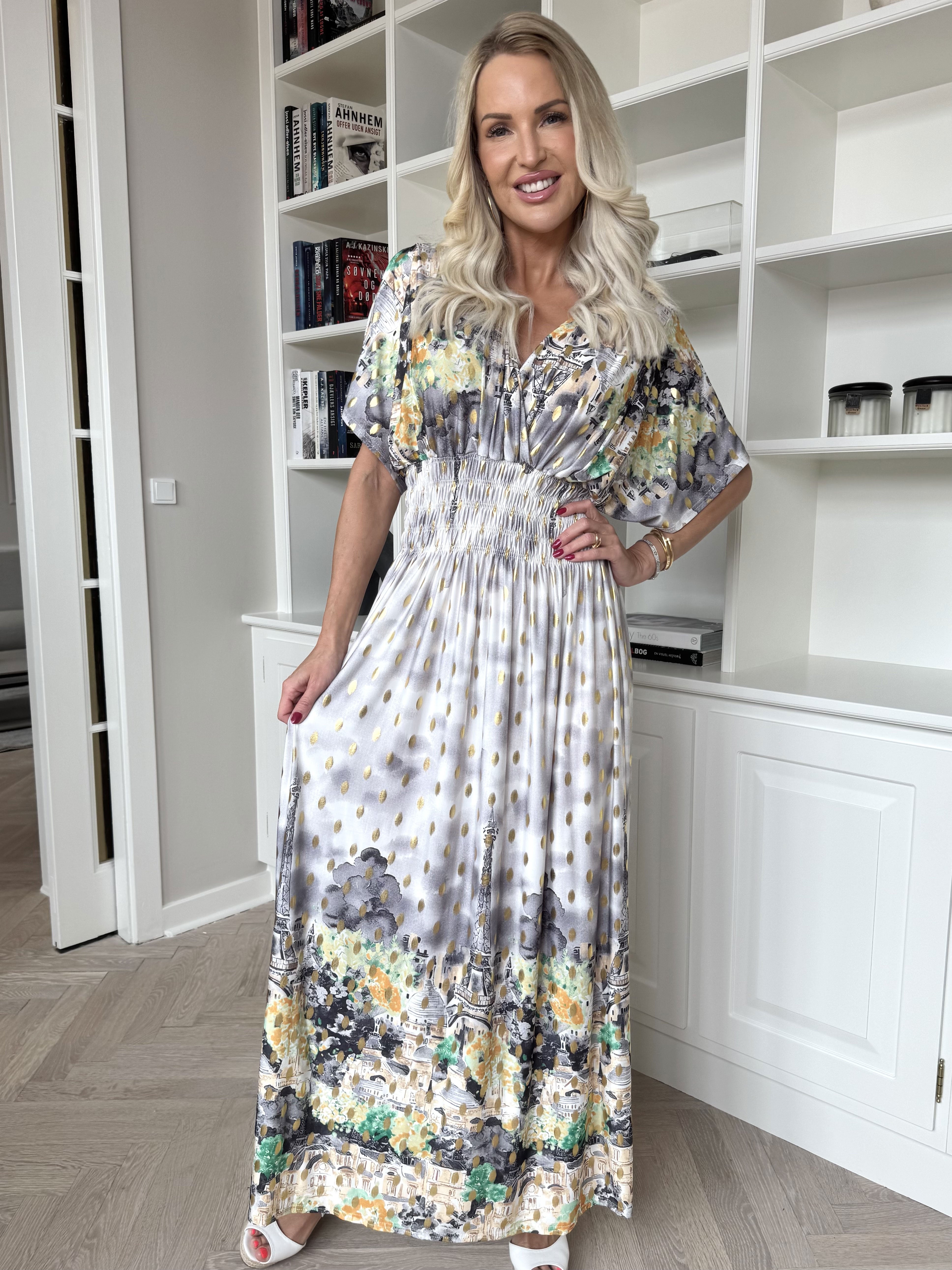 Pams Paris - Lang elastisk mønstret kjole med guld dutter