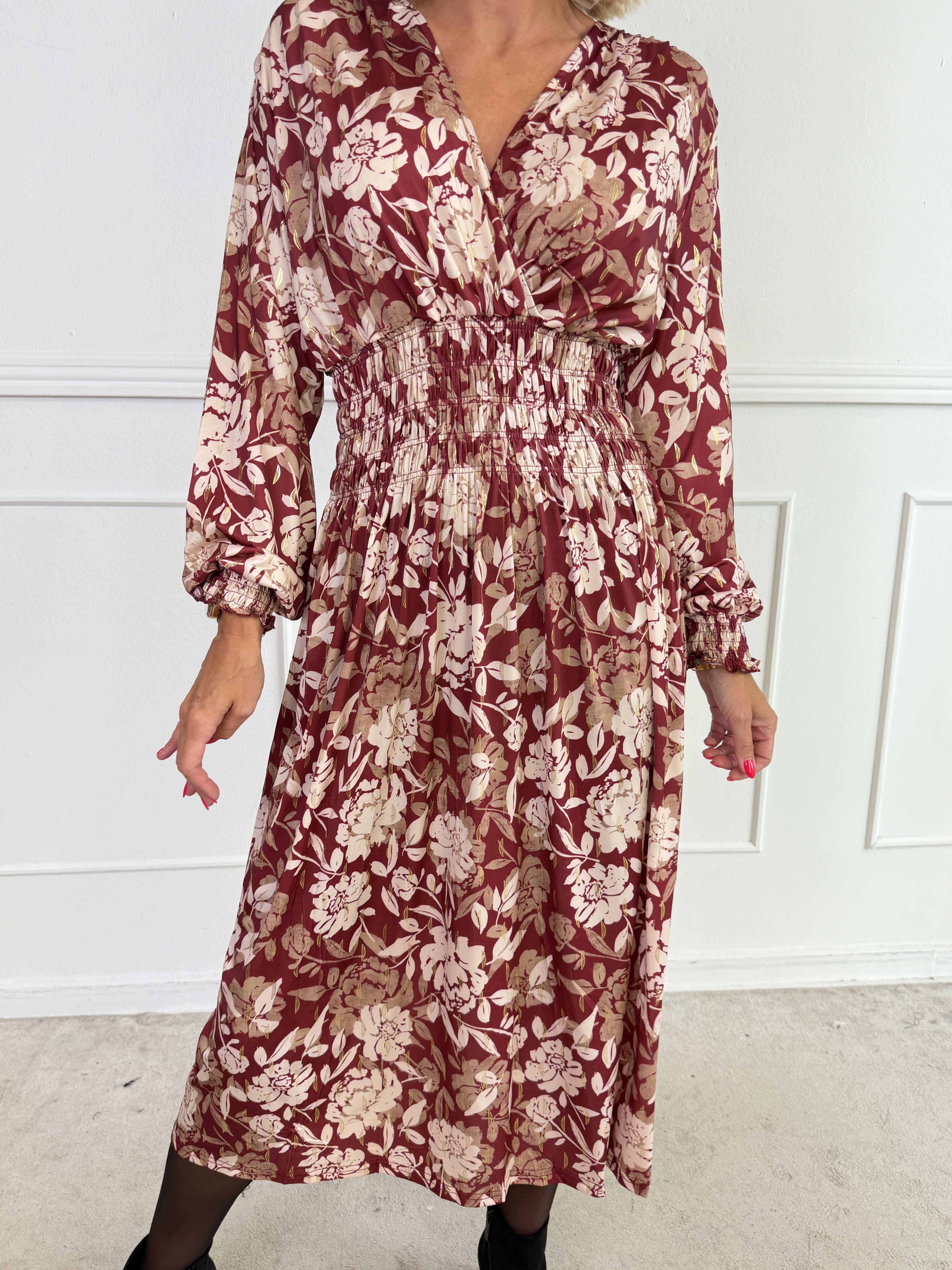 Pams Aroma Midi L/S - Elastisk kjole i blomsterprint med elegante gulddetaljer