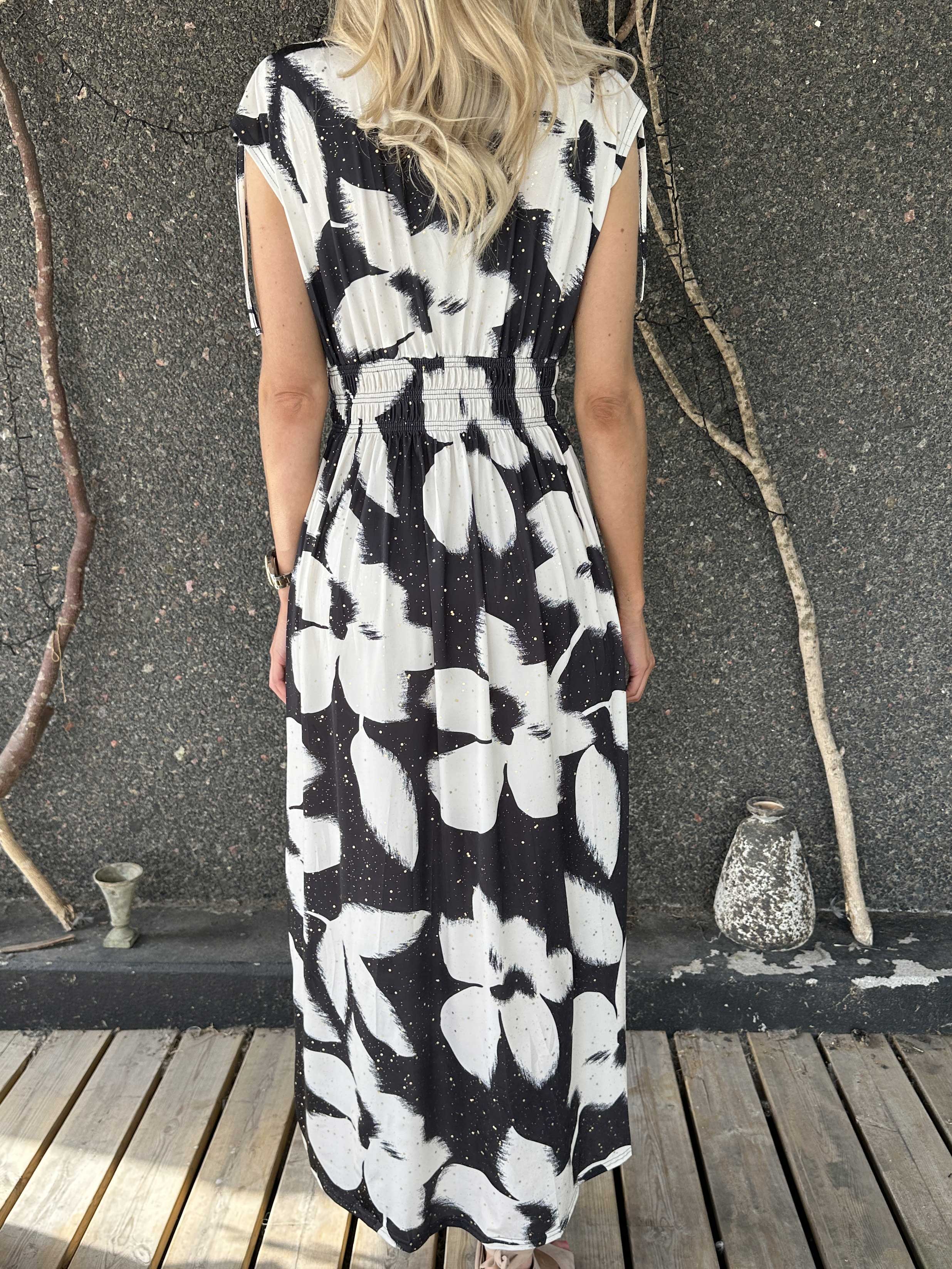 Pams Art Flower Sleeveless - Lang elastisk kjole med store blomstermotiver