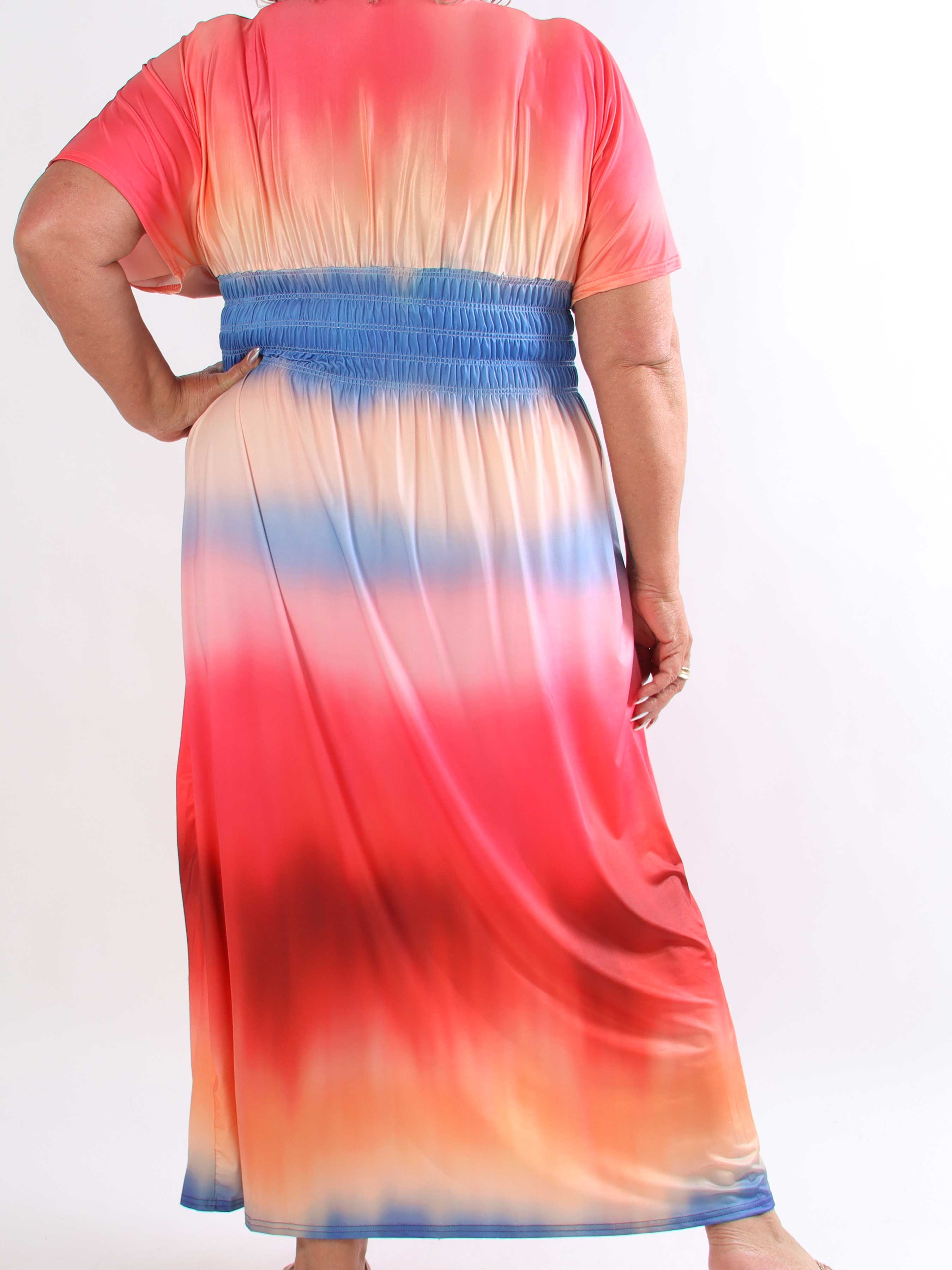 Pams Batik - Elastisk plus size flerfarvet kjole med smock i livet