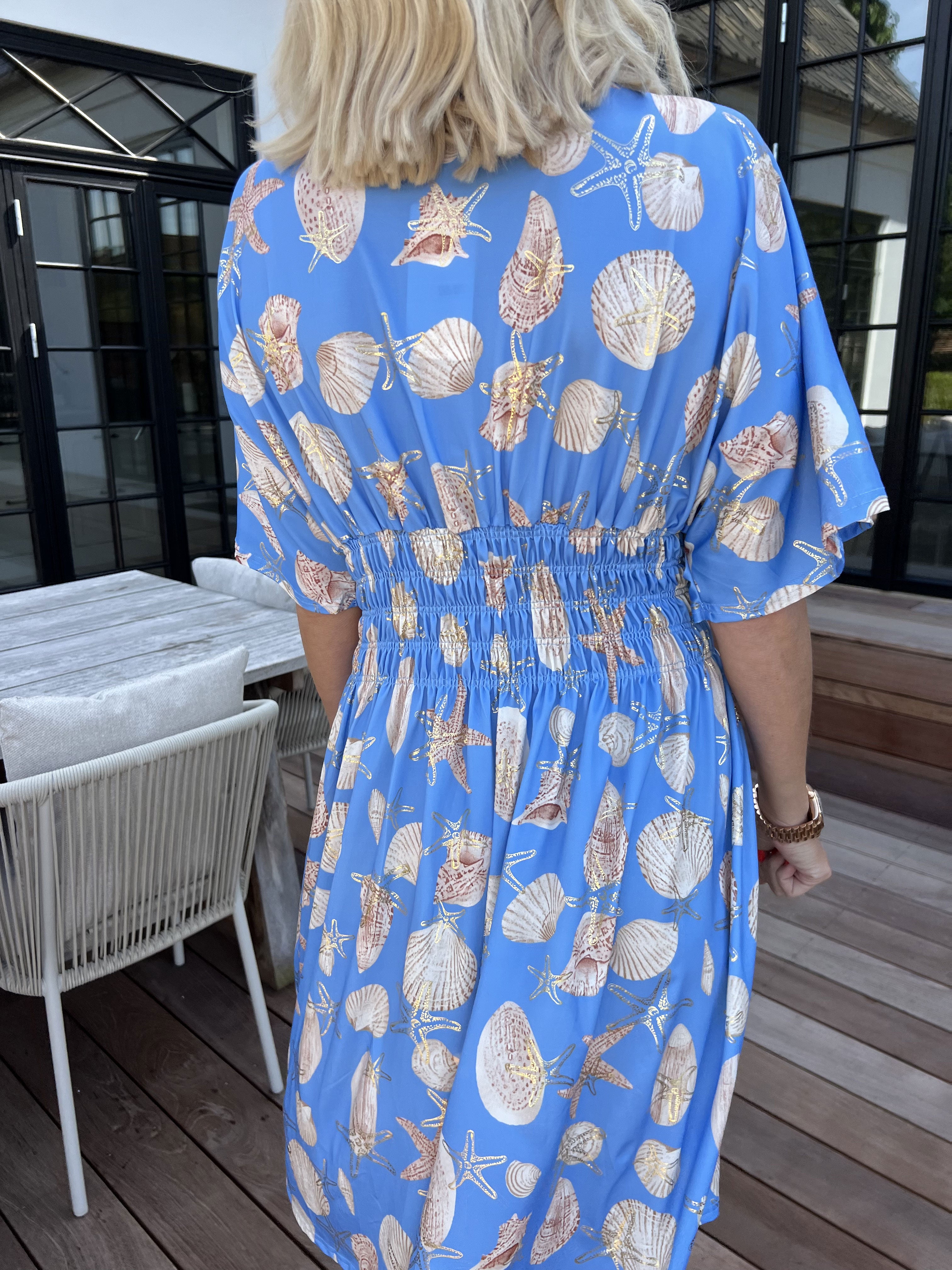 Pams Beach Short - Elastisk kjole med muslinge motiver