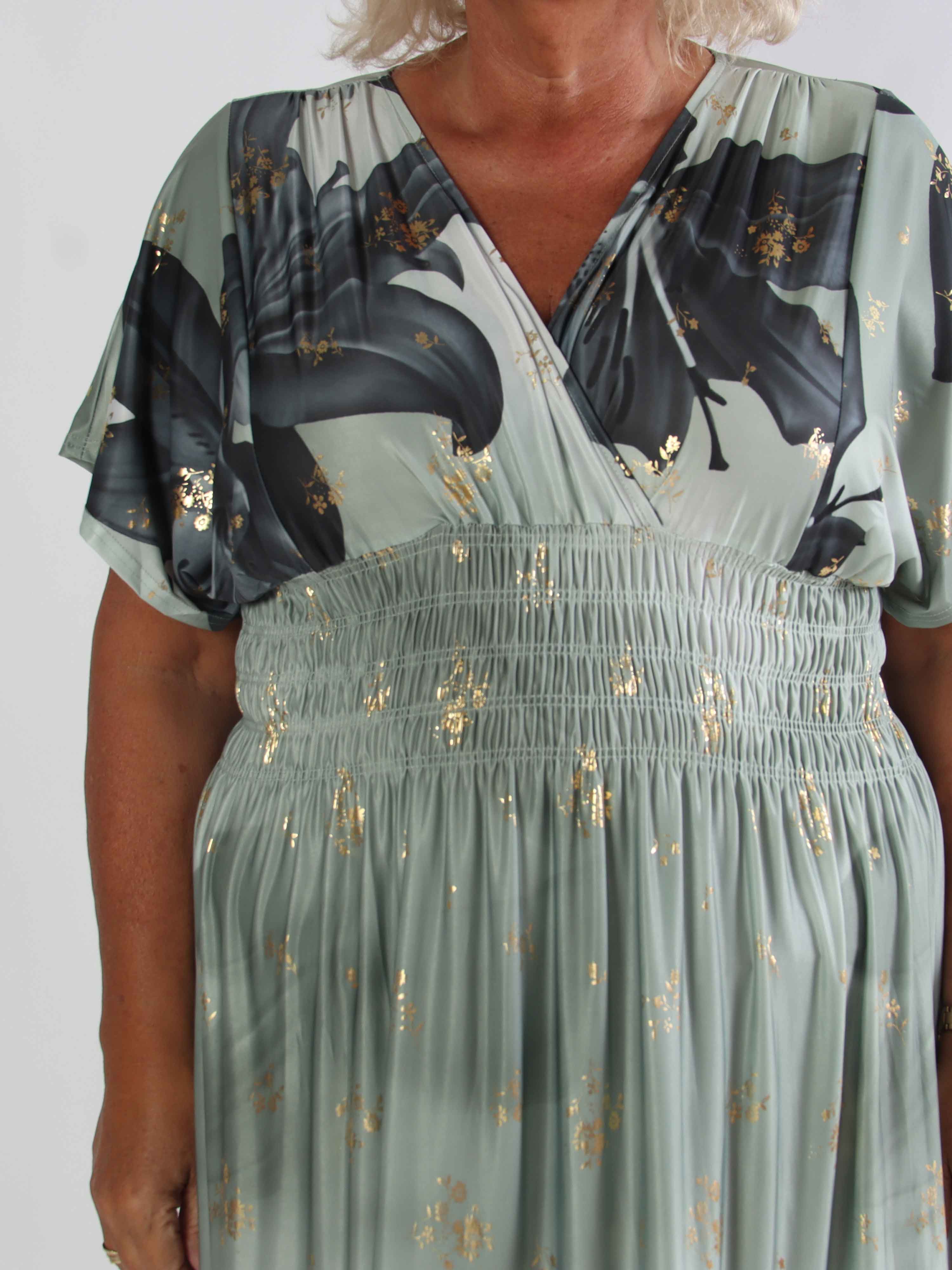 Pams Big Lily - Elastisk plus size kjole med store liljer og guld detaljer