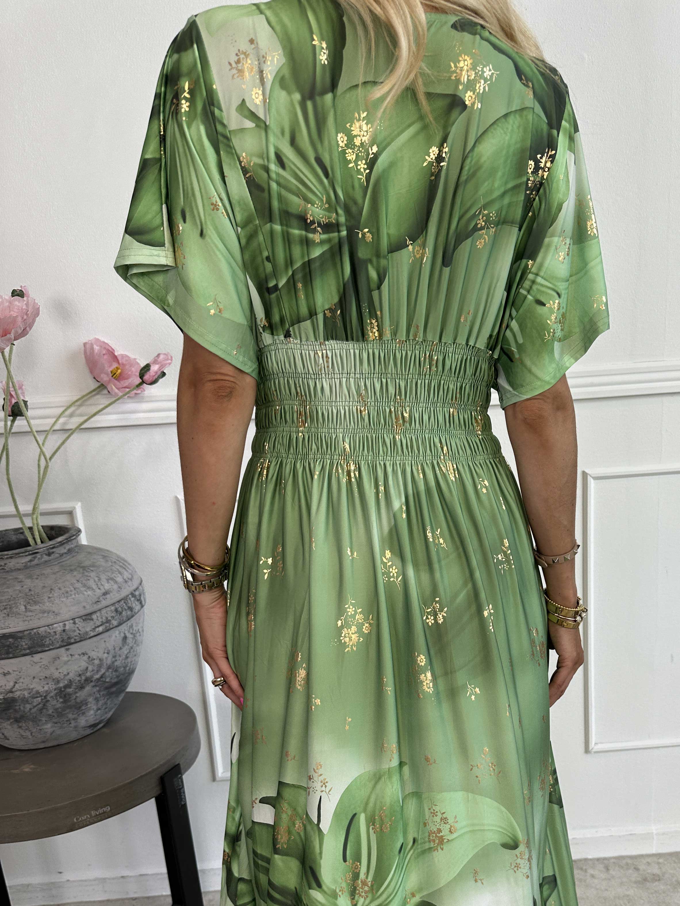 Pams Big Lily - Elastisk kjole med store liljer og guld detaljer