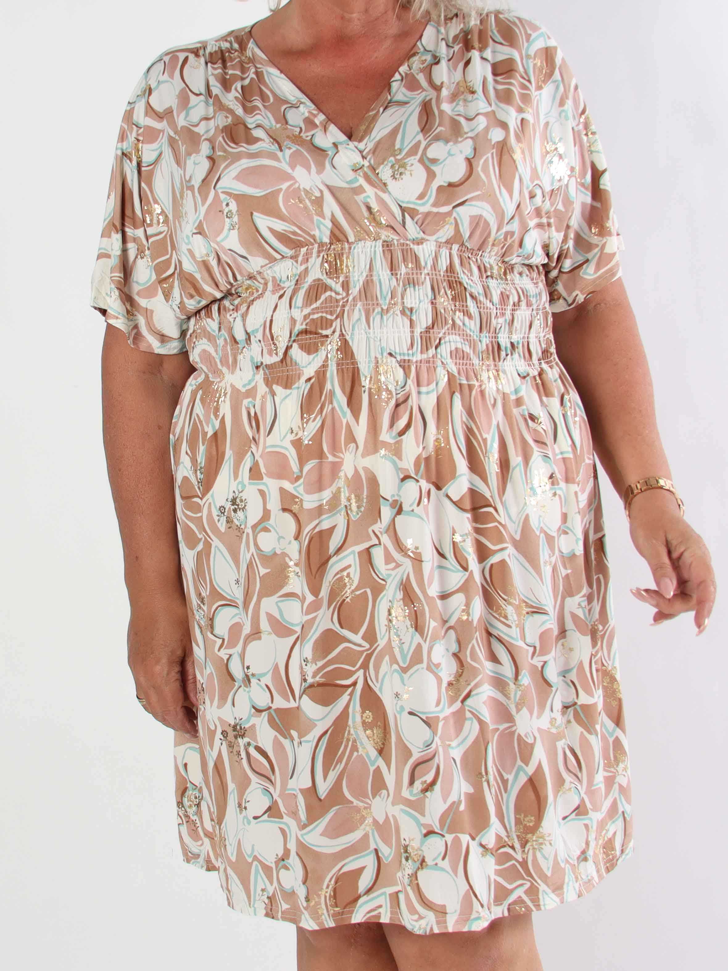 Pams Blossoming Short - Elastisk mønstret plus size kjole med smock