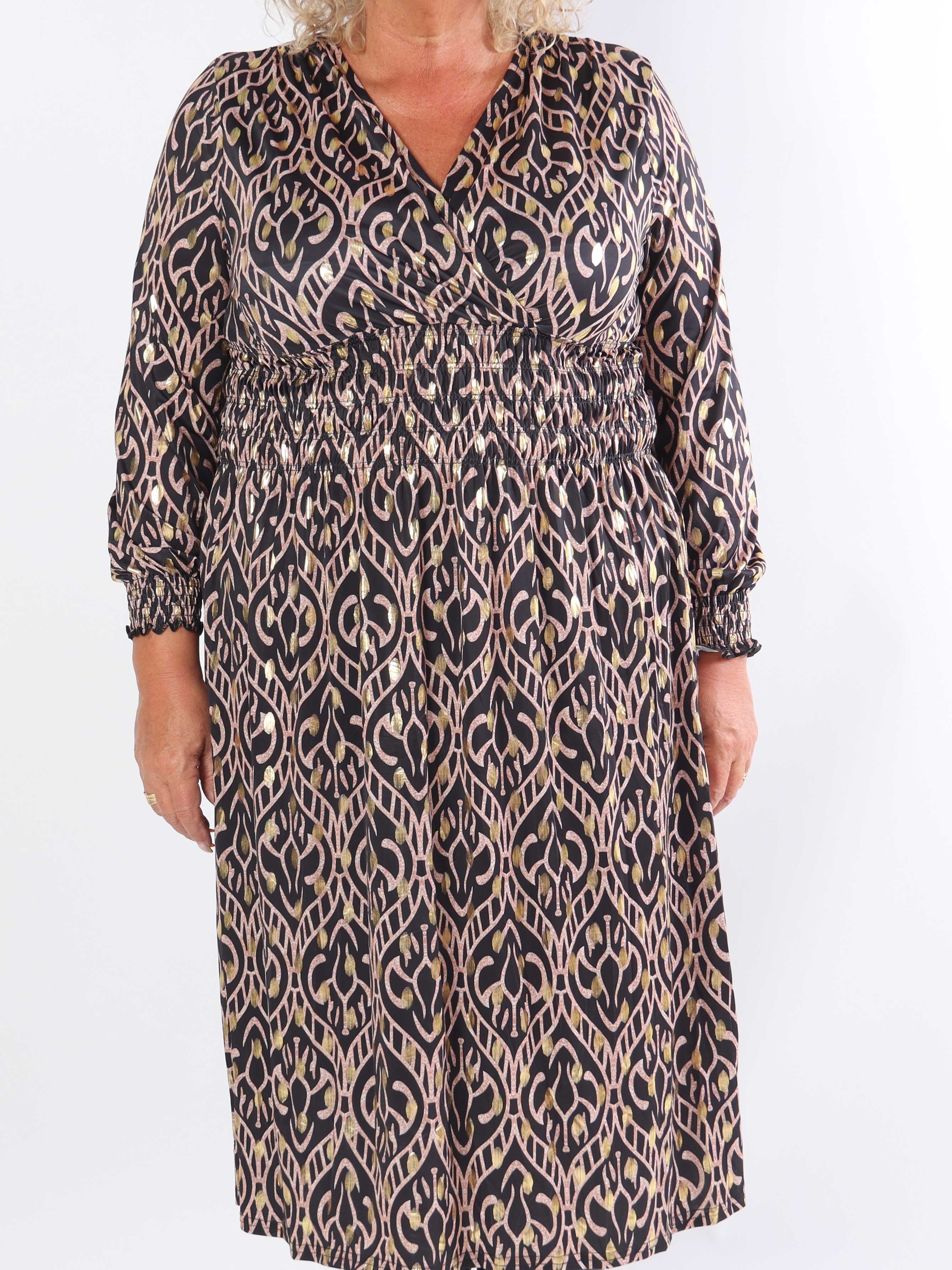 Pams Boho Midi L/S - Elastisk plus size kjole i krølfrit stof