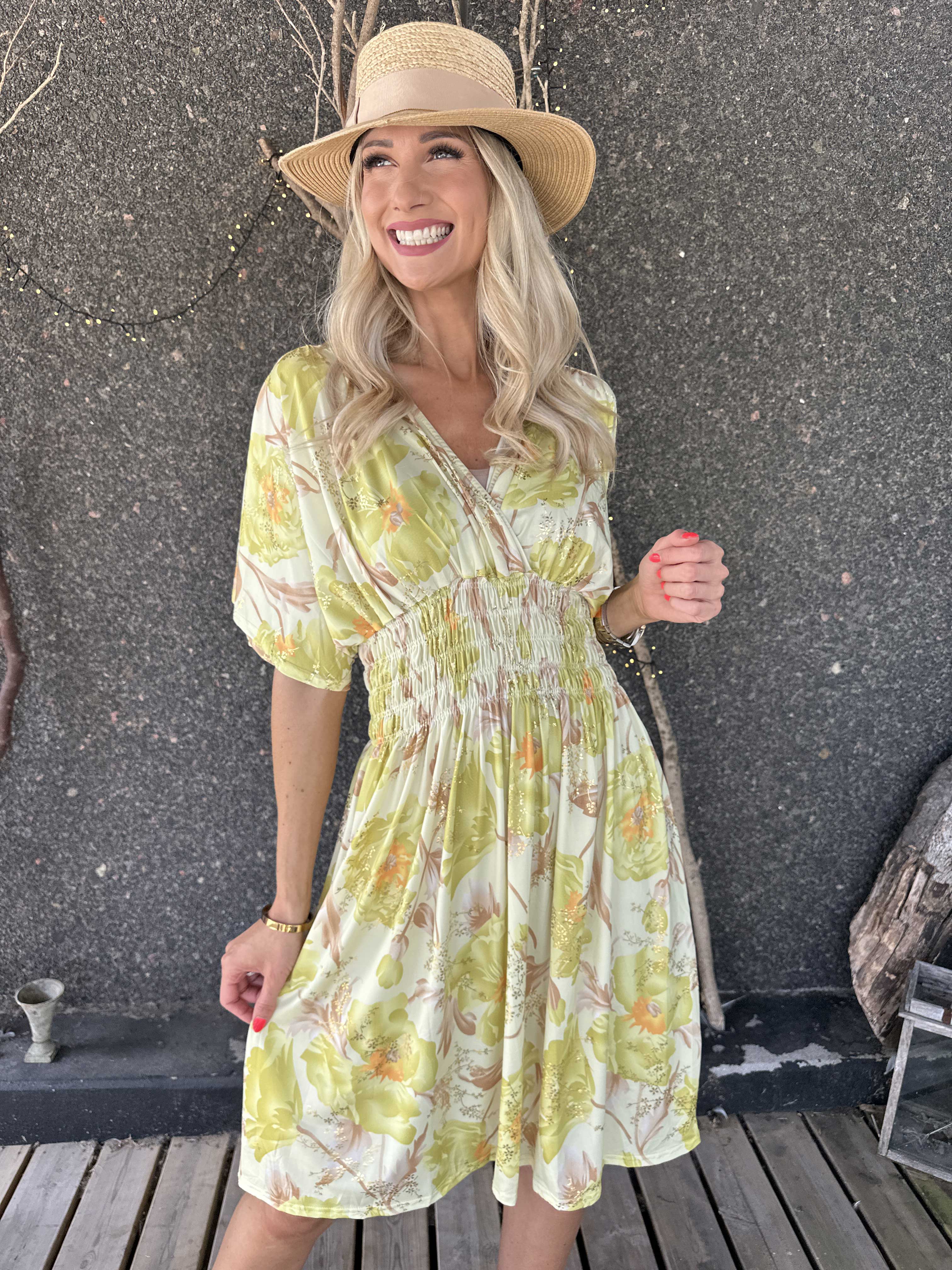 Pams Botanic Short - Elastisk kjole med blomstermotiver