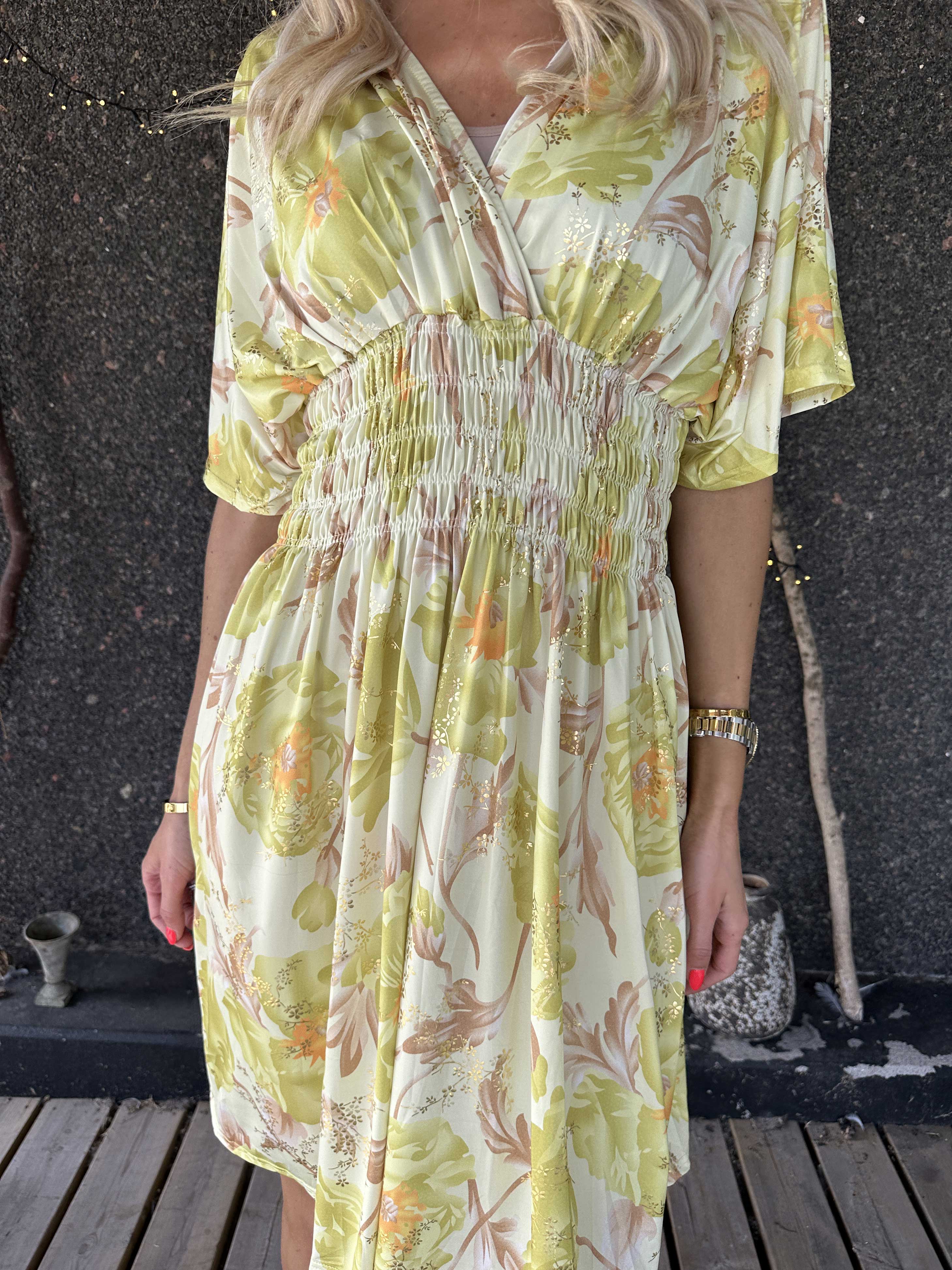 Pams Botanic Short - Elastisk kjole med blomstermotiver