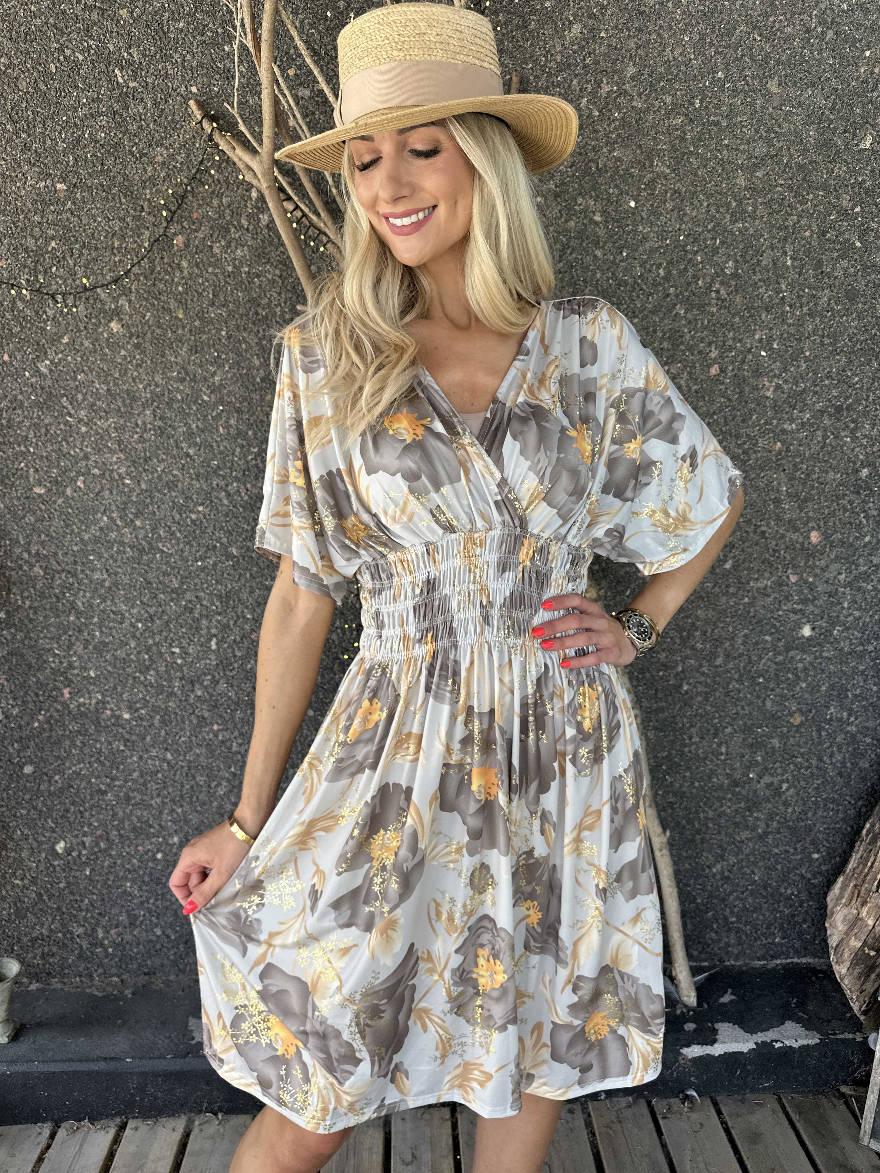 Pams Botanic Short - Elastisk kjole med blomstermotiver